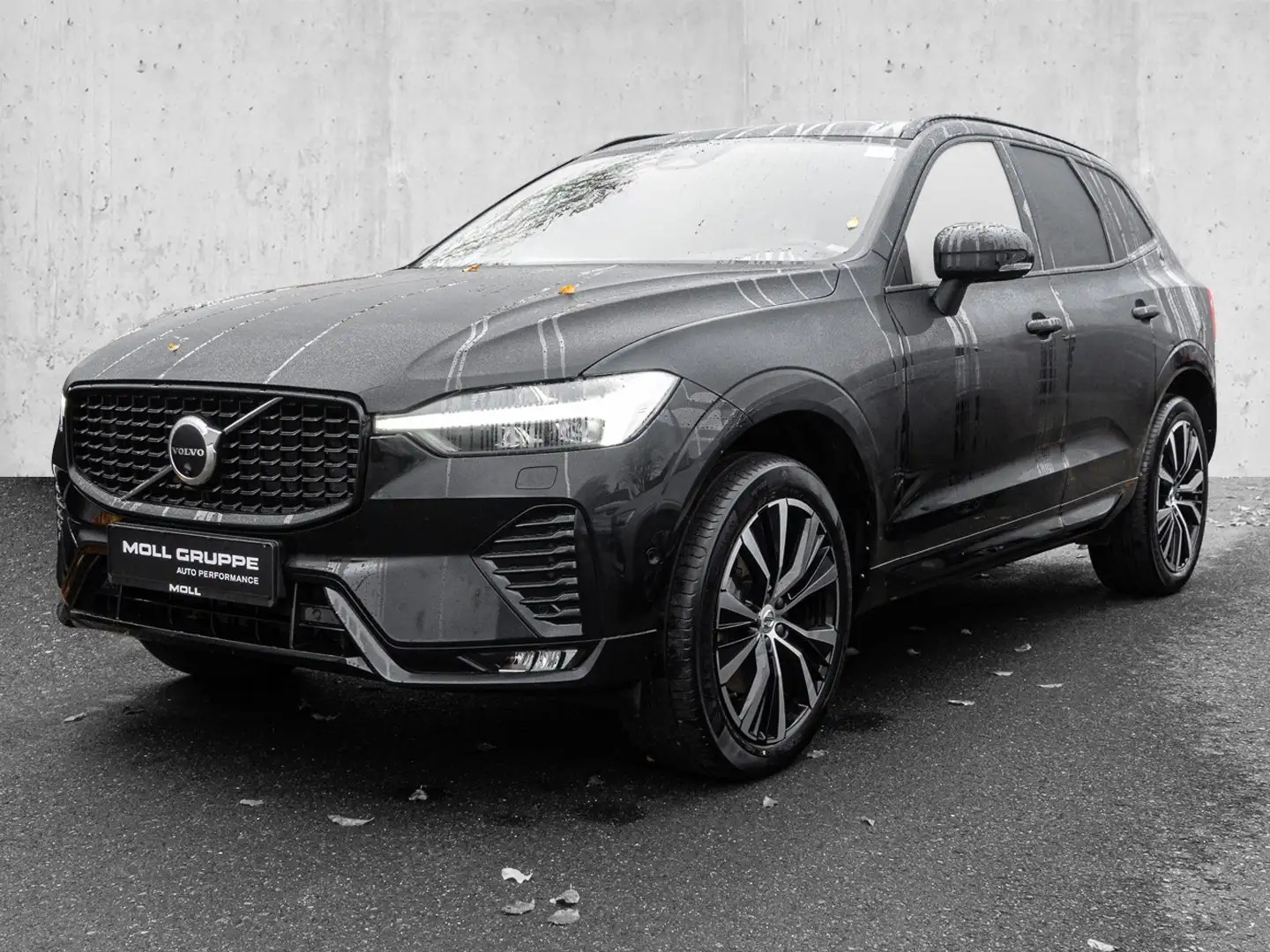 Volvo XC60 B4 2WD Plus Dark 2WD SHZ ACC KAM Schwarz - 2