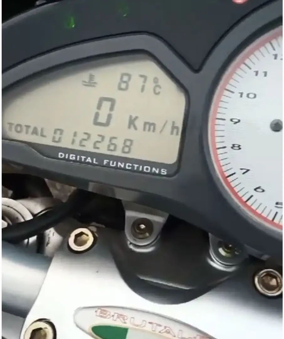 MV Agusta Brutale 910 s - 2