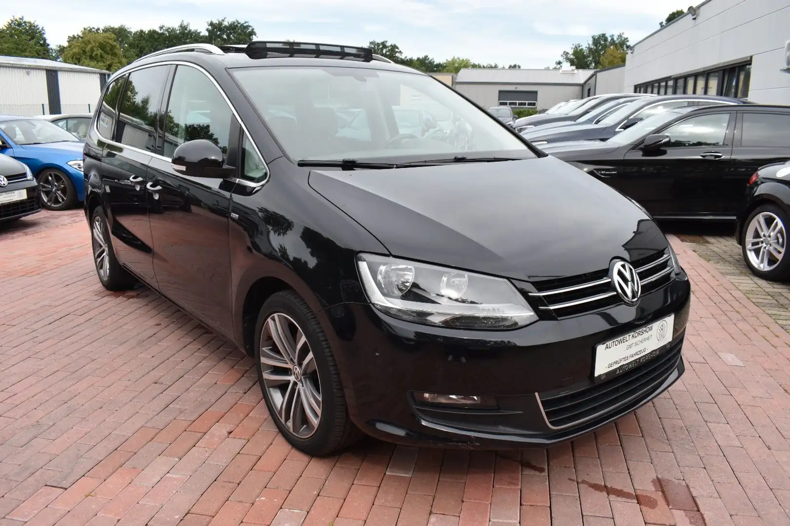 Volkswagen Sharan Cup BMT *7-SITZ *AHK *DSG *SHZ *2.HAND - 1