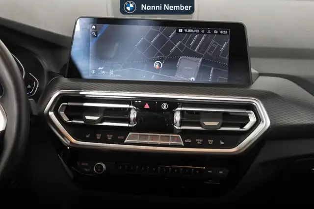 BMW X3 view 12