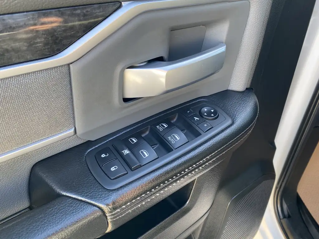 2019 RAM 3500 Big Horn Crew Cab 169 | Rear Camera | CarPlay | Re — photo 5