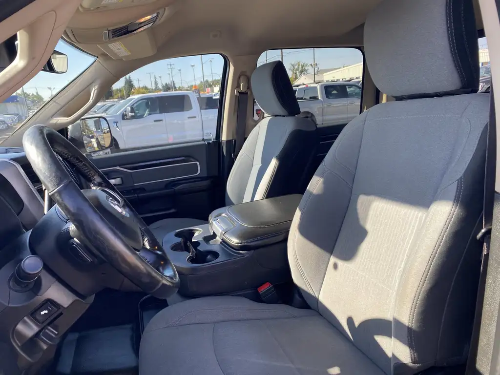 2019 RAM 3500 Big Horn Crew Cab 169 | Rear Camera | CarPlay | Re — photo 7
