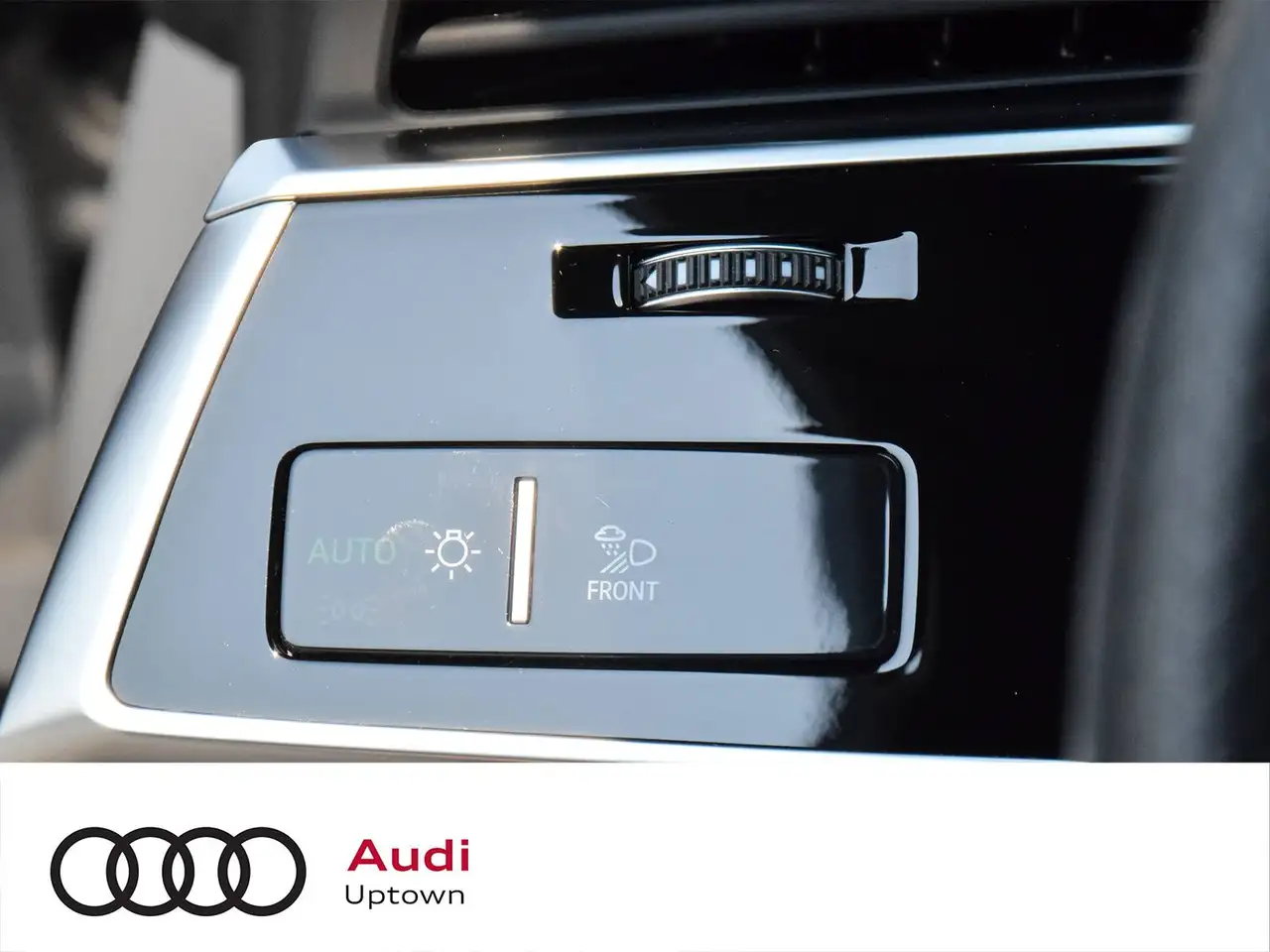 Audi RS Q8 photo Audi RS Q8