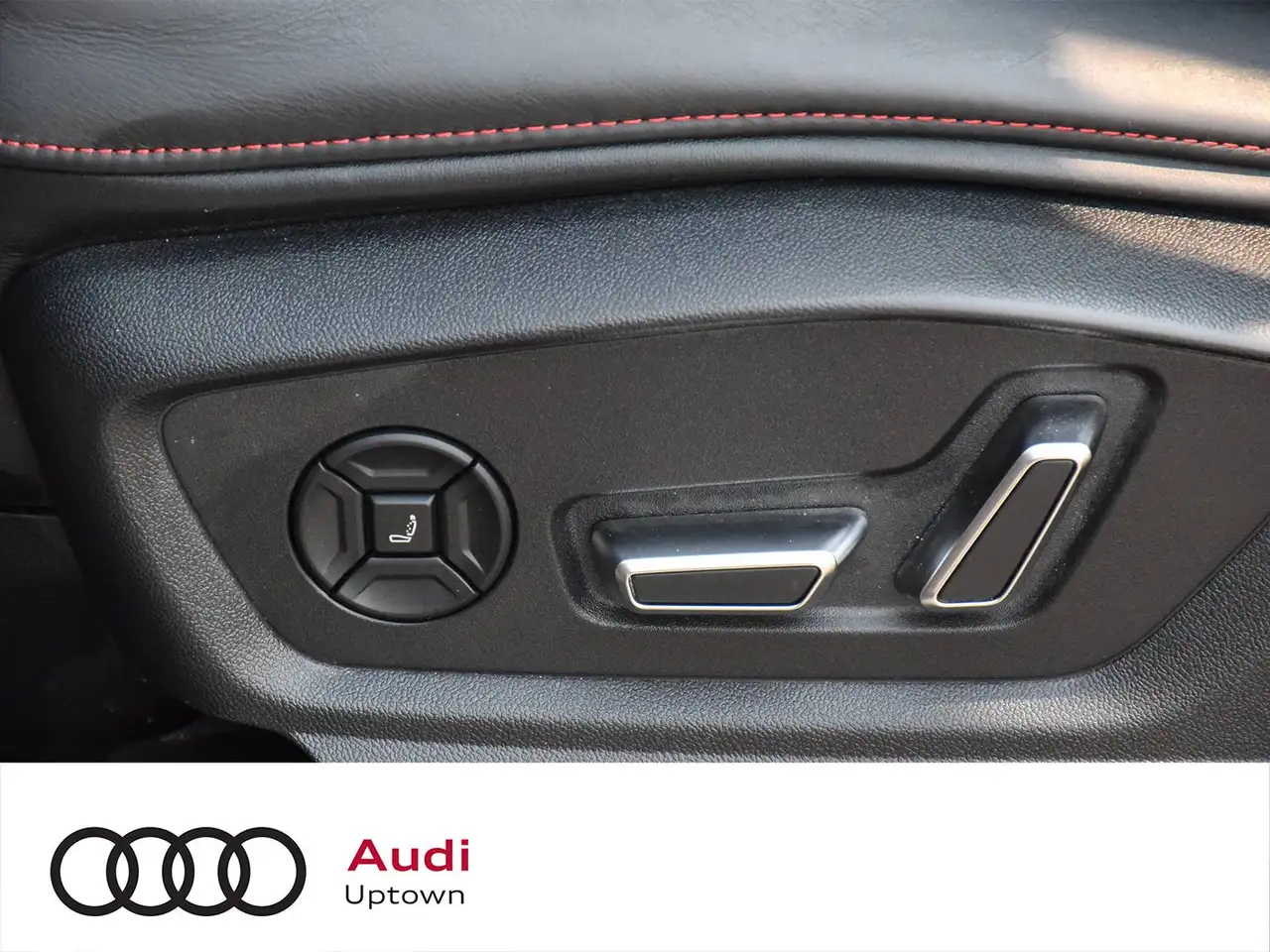 Audi RS Q8 photo Audi RS Q8