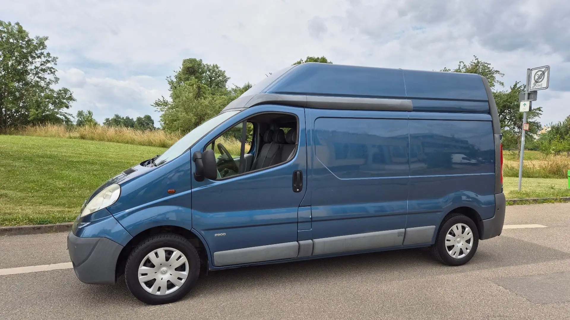 Opel Vivaro Kasten L2H2 3,0t/1.Hand/TÜV 06-2027 Bleu - 1
