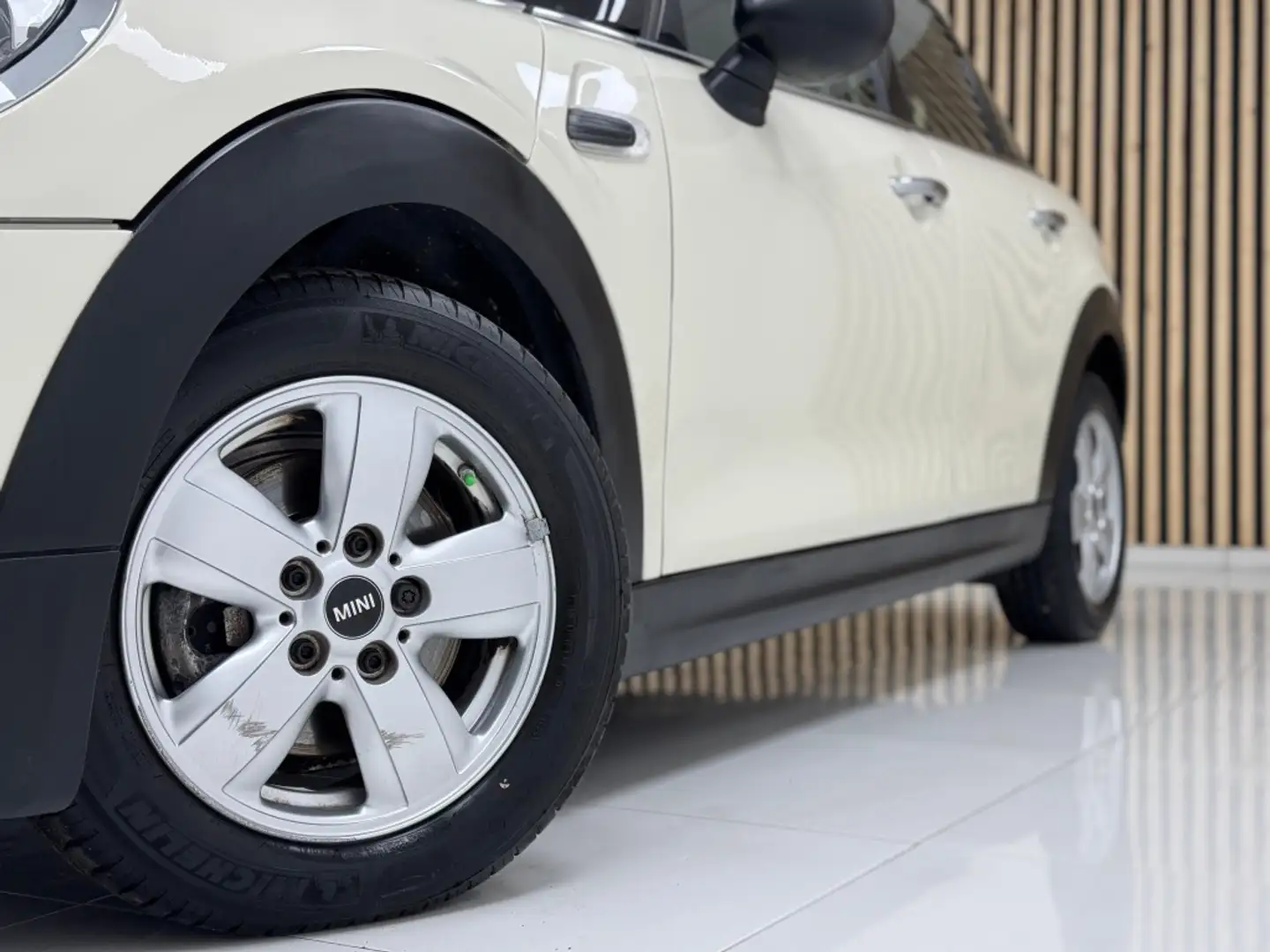 MINI One Beige - 2