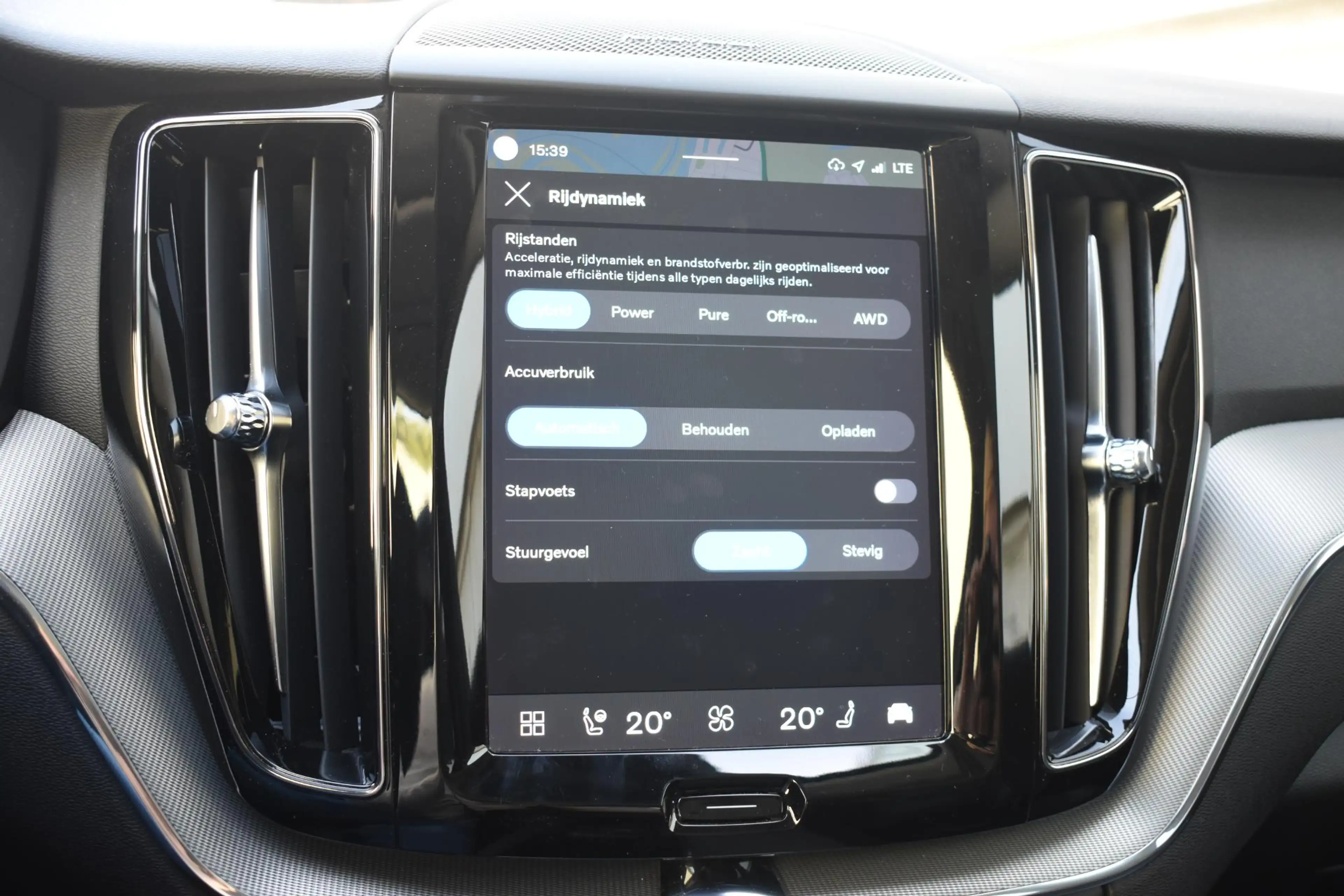Volvo XC60 T6 350PK Plug-in hybrid AWD Plus Bright / Adaptive — photo 30