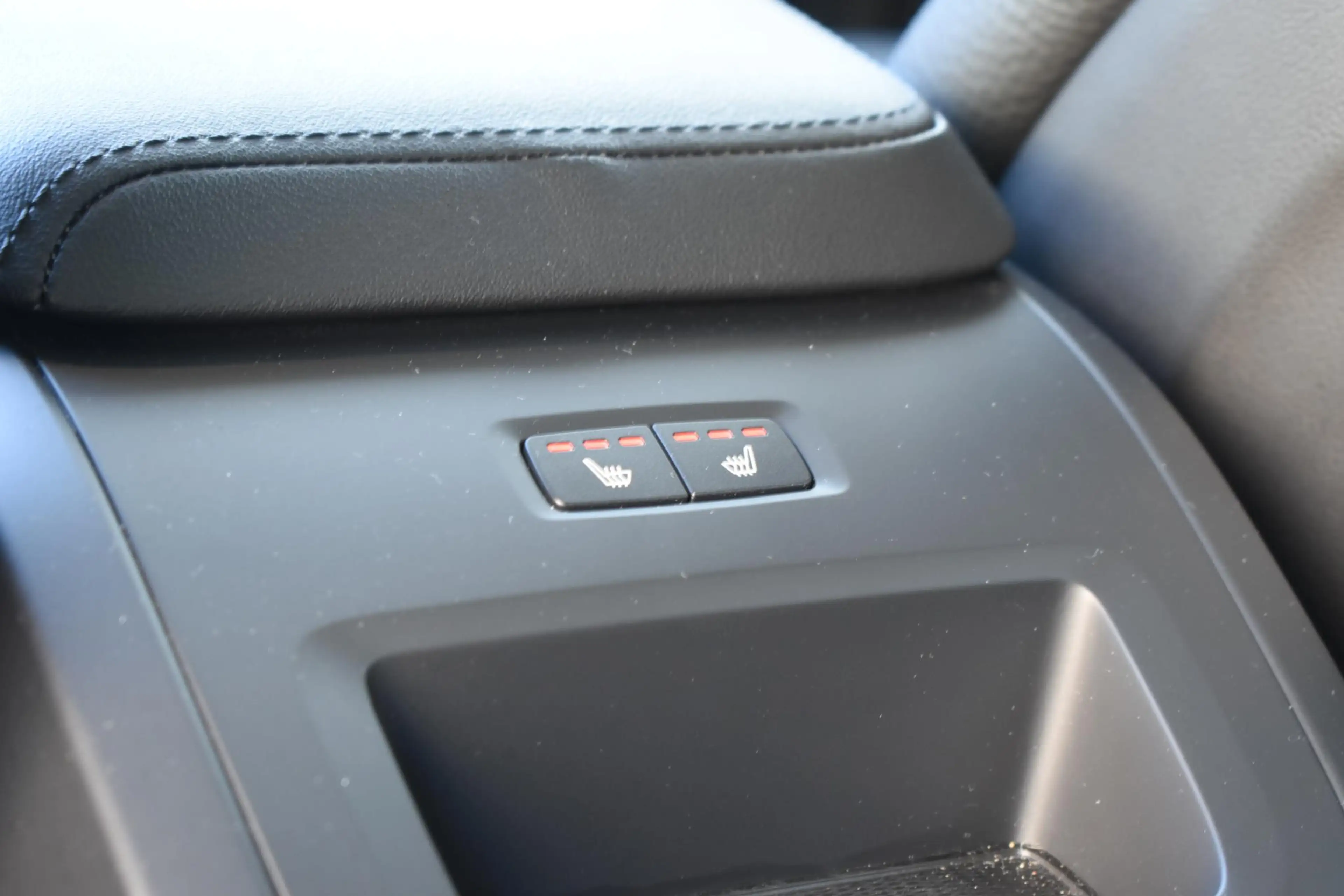 Volvo XC60 T6 350PK Plug-in hybrid AWD Plus Bright / Adaptive — photo 49
