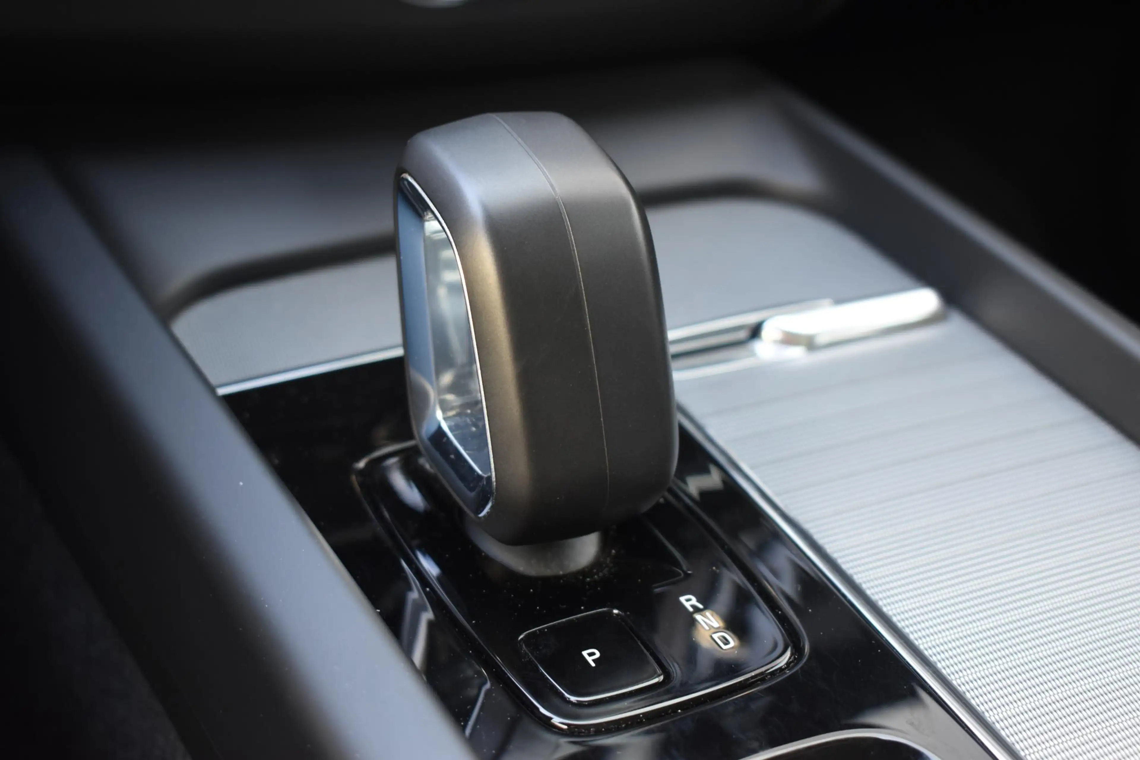 Volvo XC60 T6 350PK Plug-in hybrid AWD Plus Bright / Adaptive — photo 42