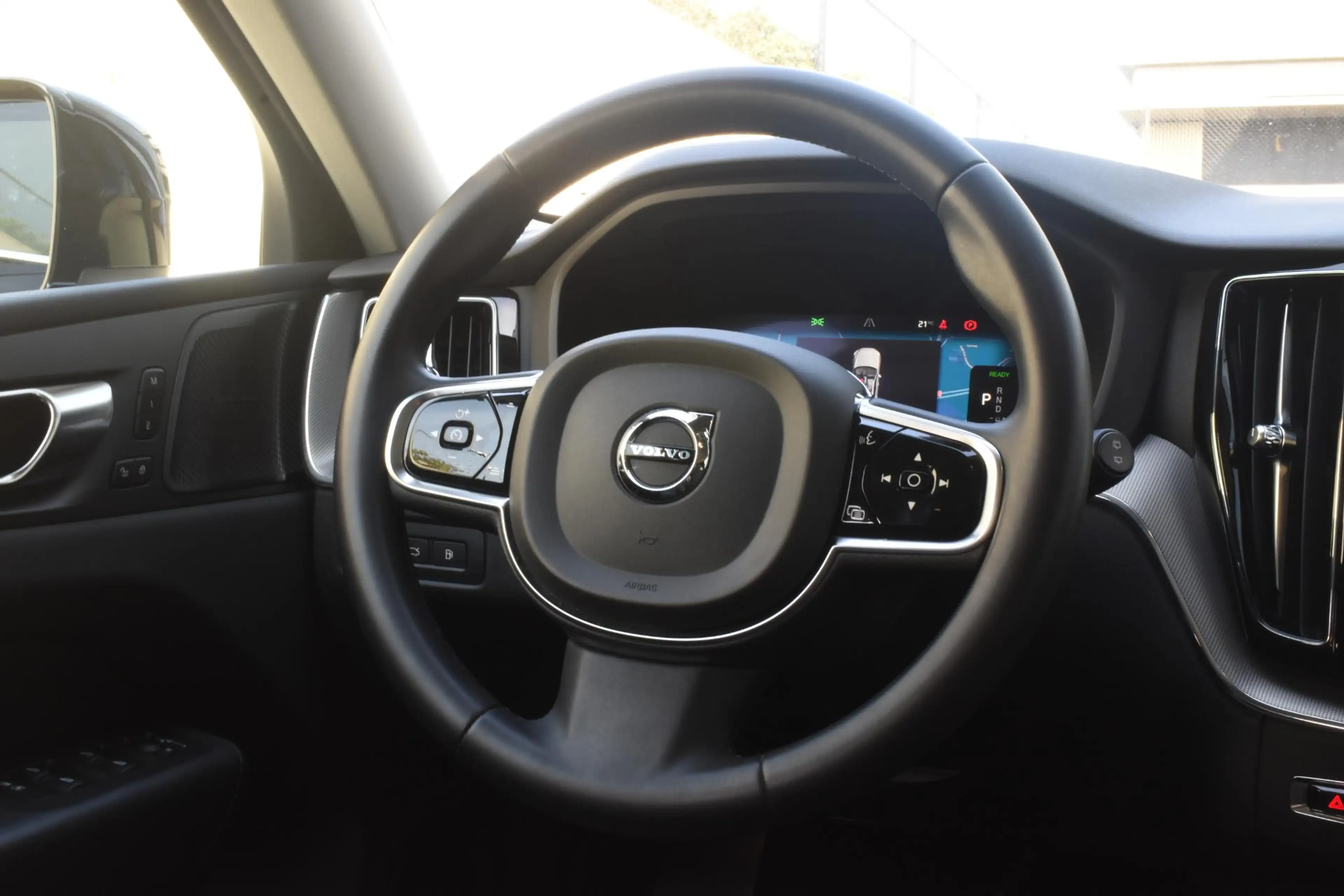 Volvo XC60 T6 350PK Plug-in hybrid AWD Plus Bright / Adaptive — photo 14