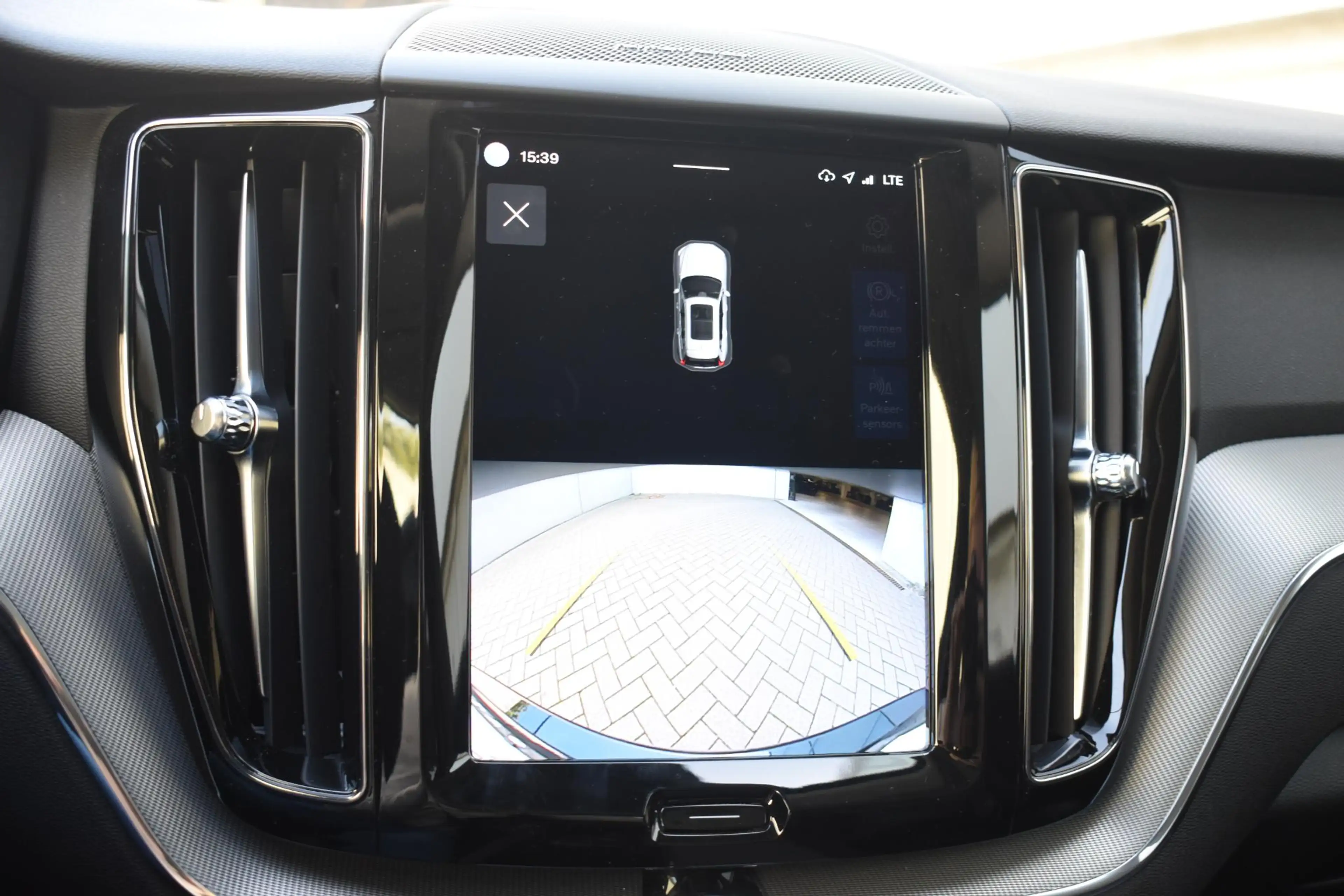 Volvo XC60 T6 350PK Plug-in hybrid AWD Plus Bright / Adaptive — photo 29