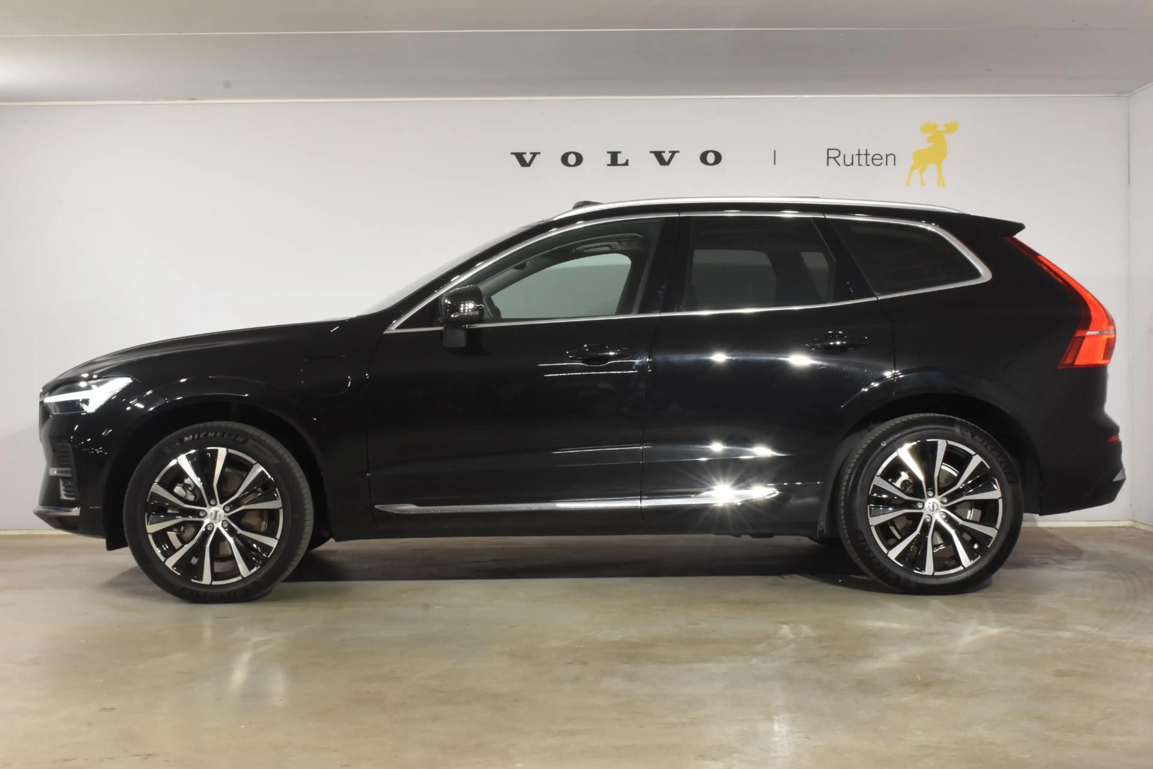 Volvo XC60 T6 350PK Plug-in hybrid AWD Plus Bright / Adaptive — photo 10