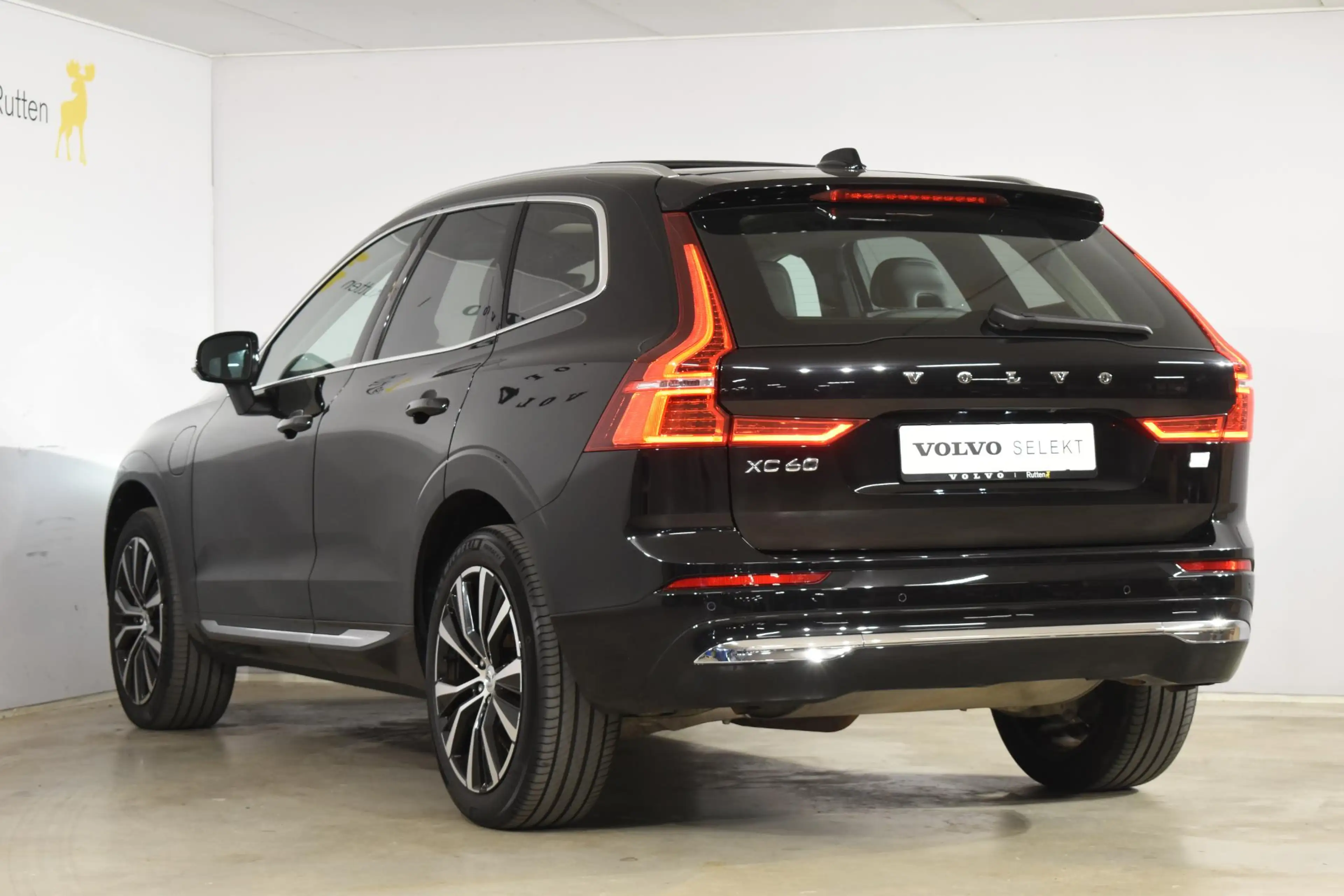 Volvo XC60 T6 350PK Plug-in hybrid AWD Plus Bright / Adaptive — photo 6
