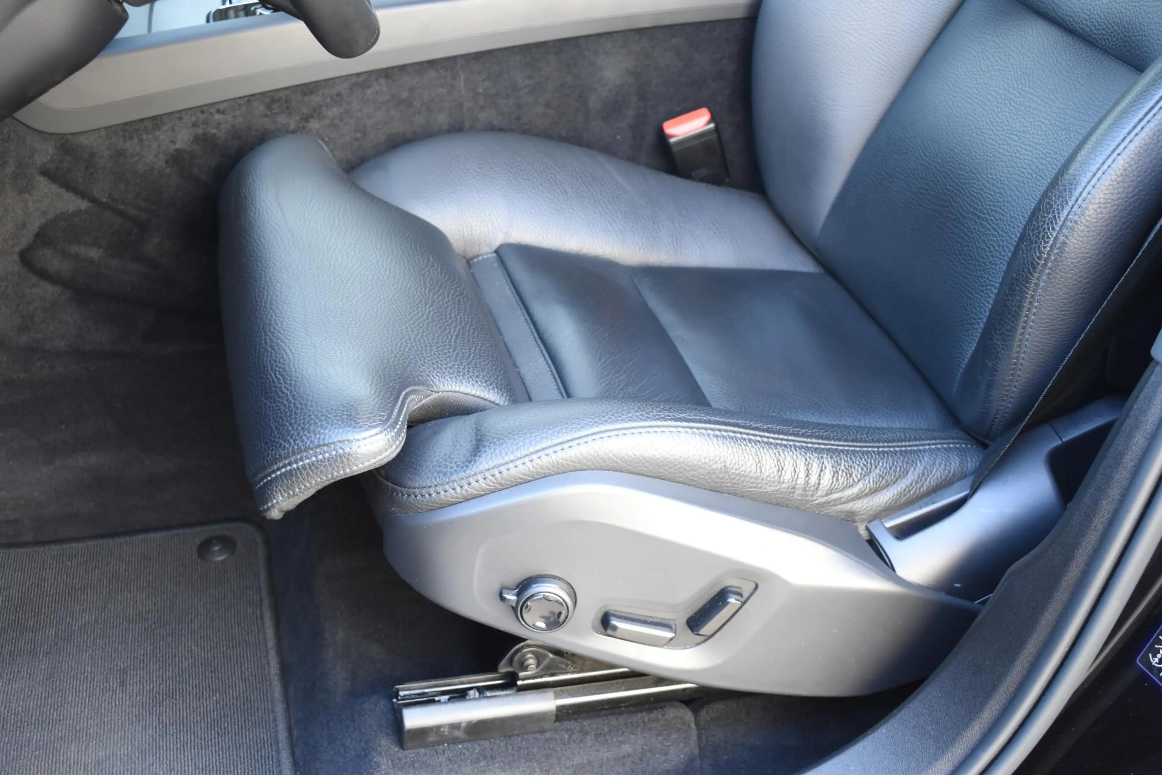 Volvo XC60 T6 350PK Plug-in hybrid AWD Plus Bright / Adaptive — photo 21