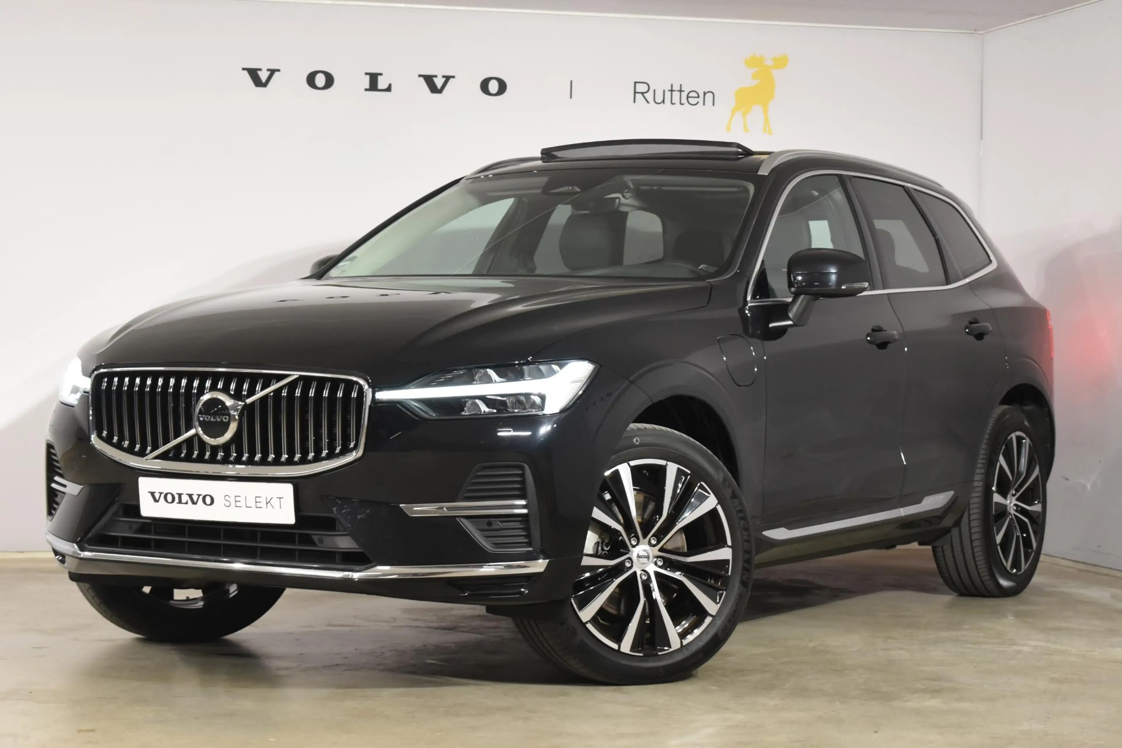 Volvo XC60 T6 350PK Plug-in hybrid AWD Plus Bright / Adaptive — photo 2