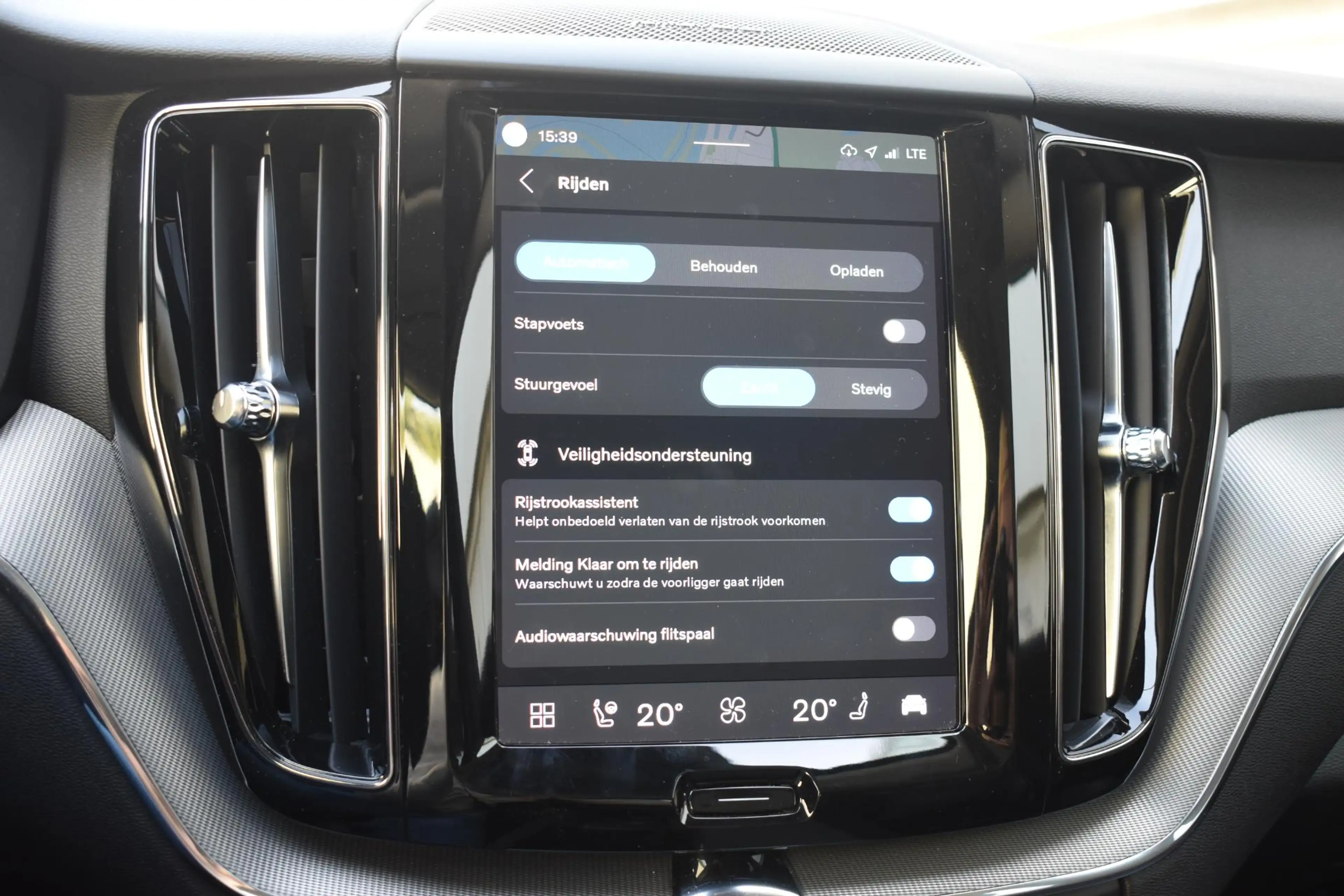 Volvo XC60 T6 350PK Plug-in hybrid AWD Plus Bright / Adaptive — photo 34
