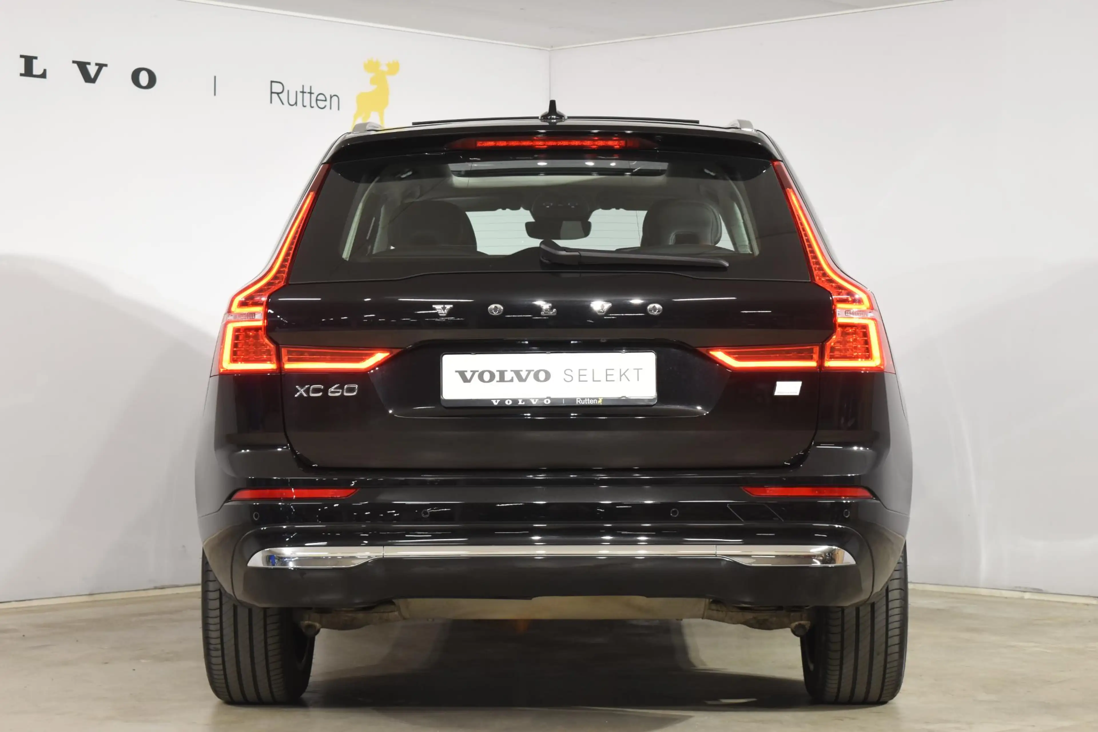 Volvo XC60 T6 350PK Plug-in hybrid AWD Plus Bright / Adaptive — photo 13