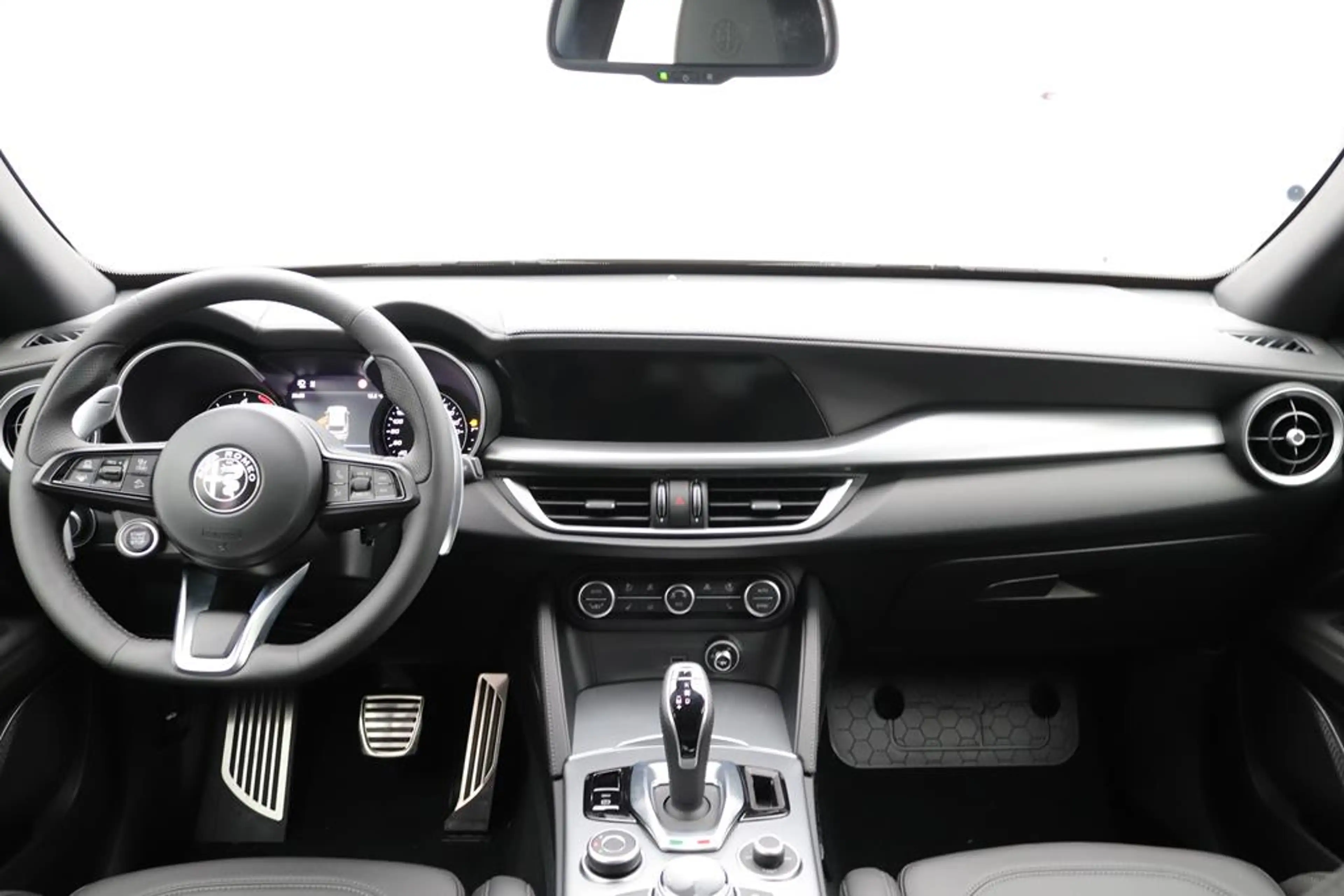 Alfa Romeo Stelvio (630) Veloce Q4 — photo 19
