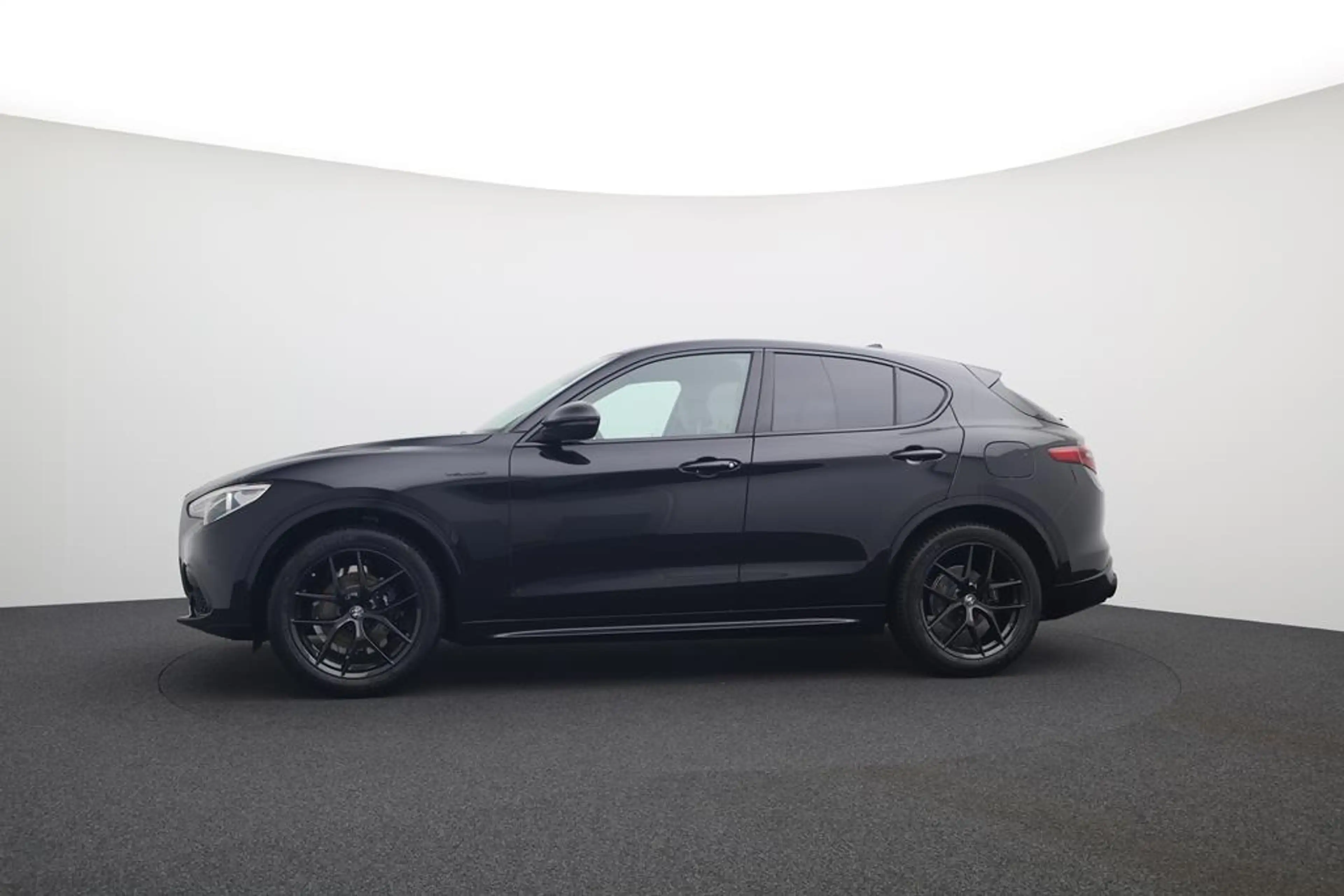 Alfa Romeo Stelvio (630) Veloce Q4 — photo 25