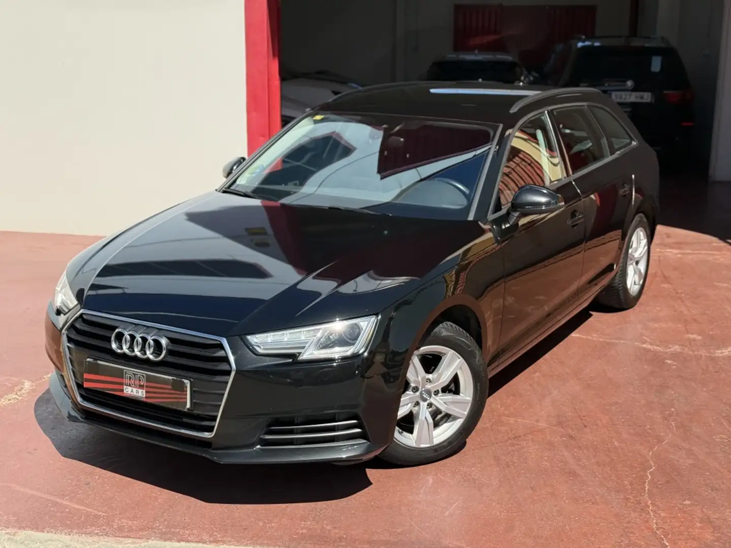 Audi A4 Familiar Automático de 5 Puertas Noir - 2