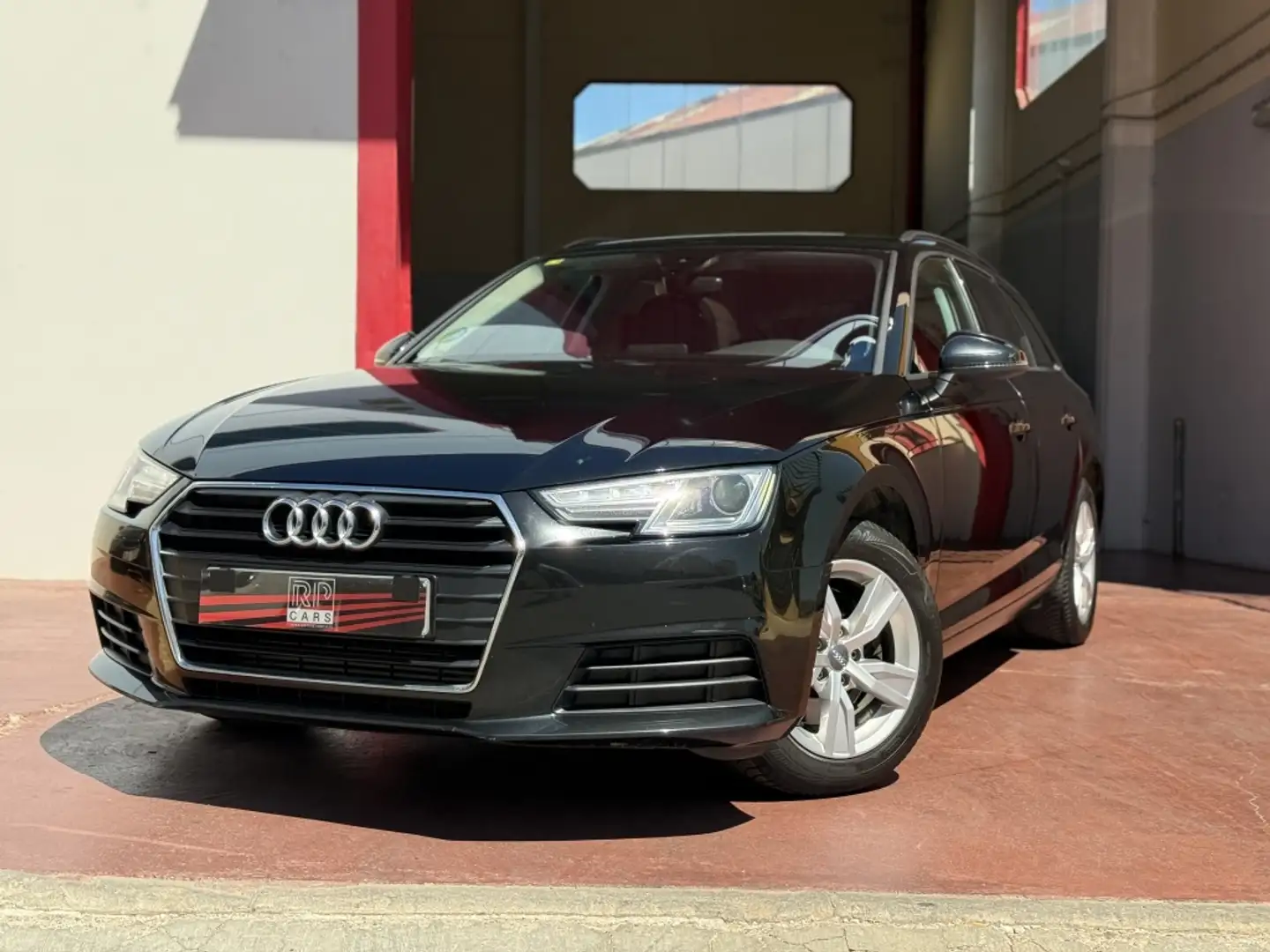 Audi A4 Familiar Automático de 5 Puertas Noir - 1