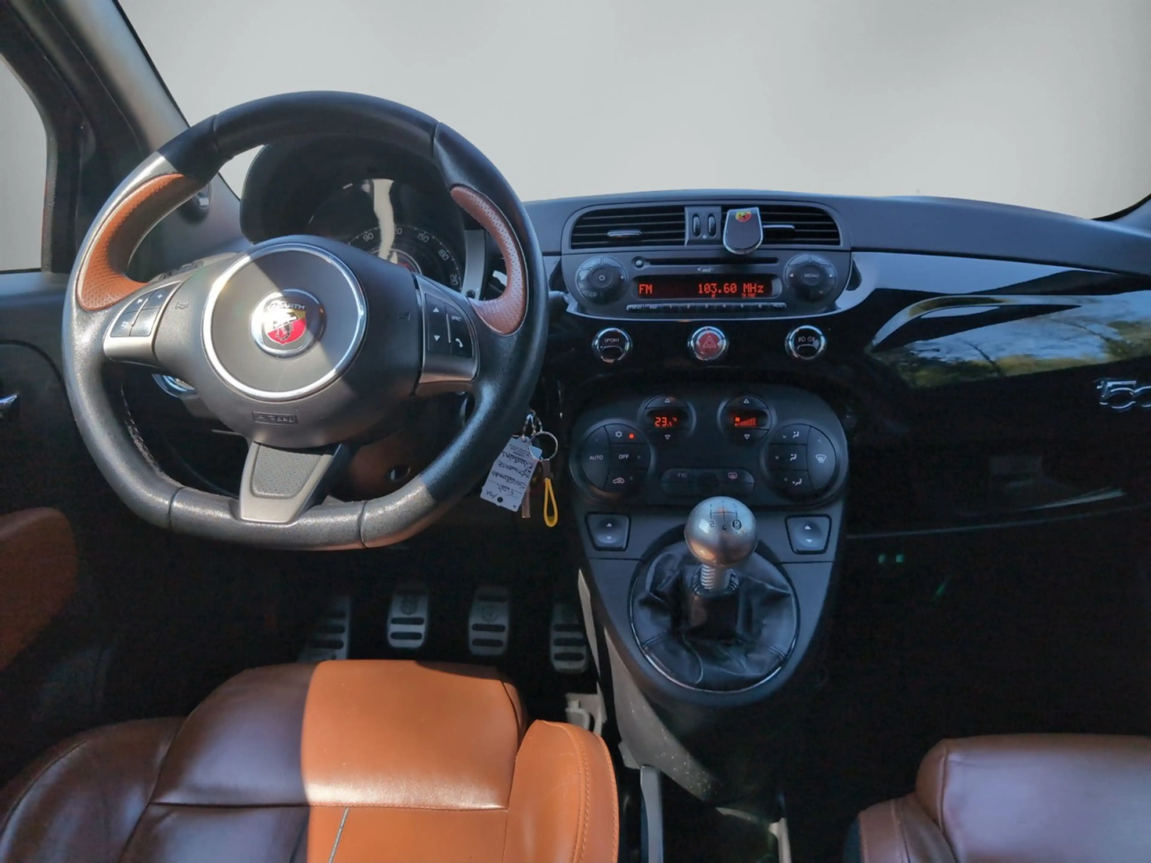 Abarth 500 1.4 595 Turismo Leder Einparkhilfe Klima Xenon — photo 7