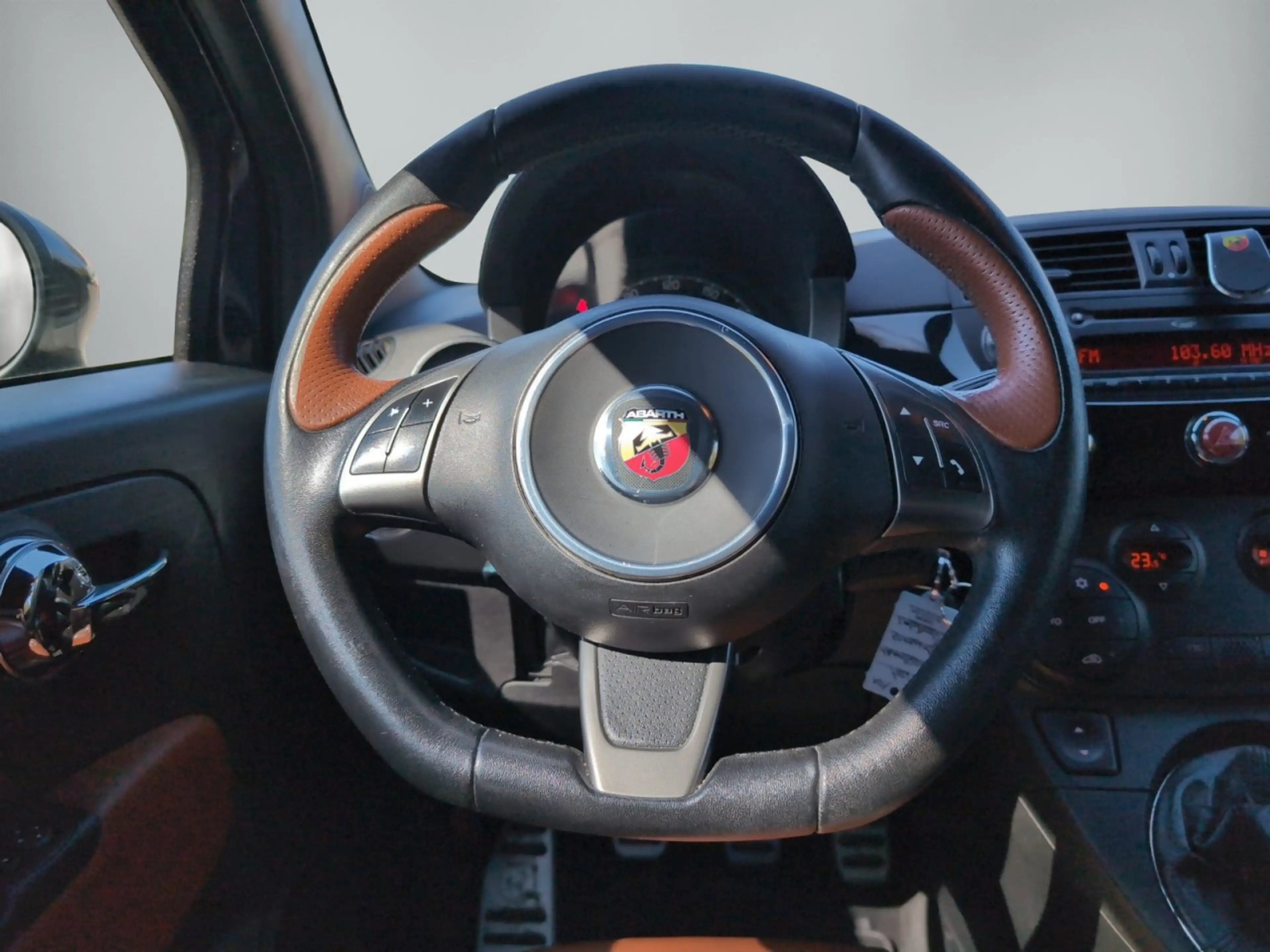 Abarth 500 1.4 595 Turismo Leder Einparkhilfe Klima Xenon — photo 10