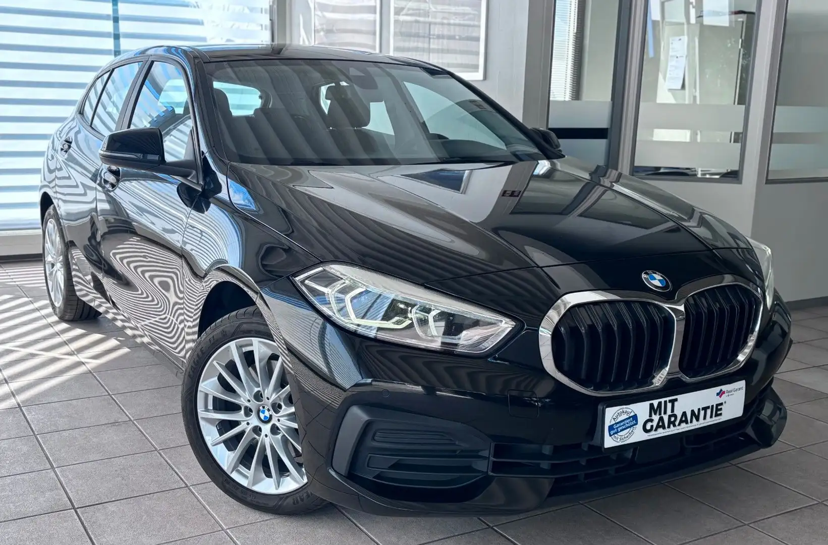 BMW 118 d Aut.HI-FI LED Comfort-Packet Unfallfrei Schwarz - 2