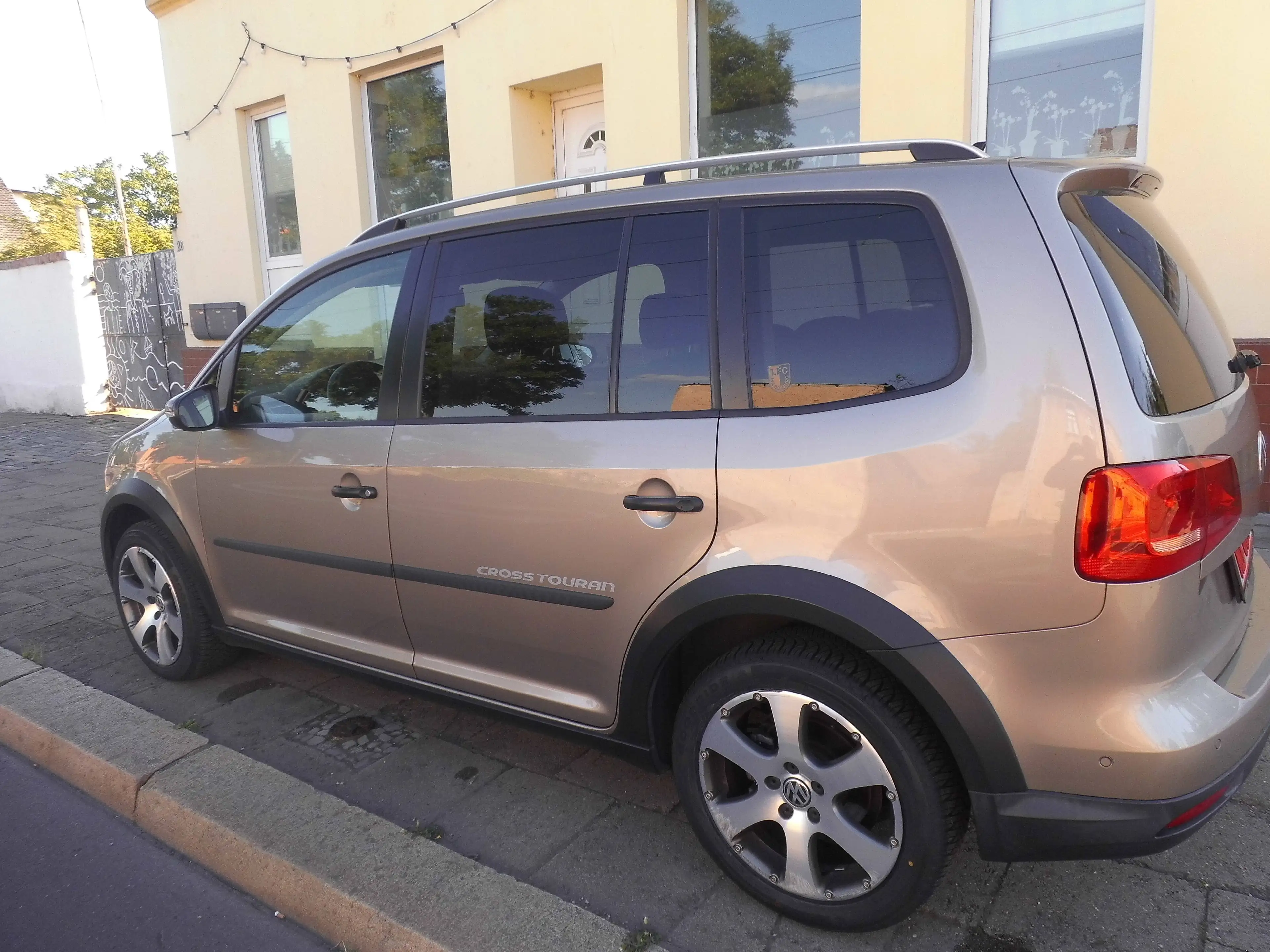 Volkswagen Cross Touran CrossTouran — photo 6