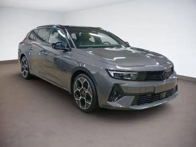 Opel Astra view 2