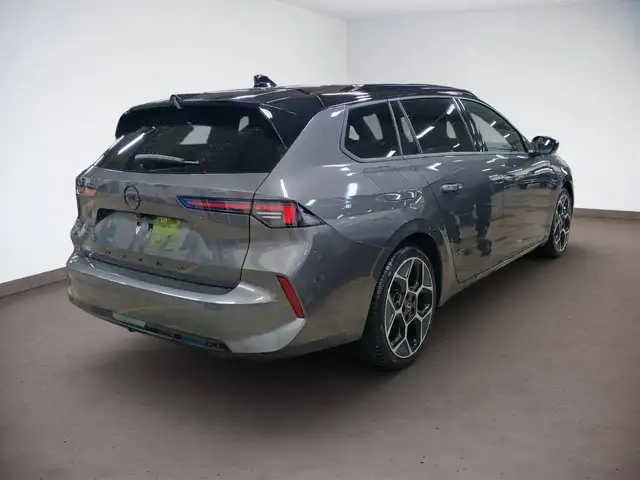 Opel Astra view 5