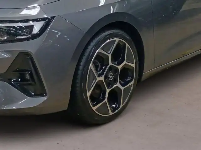 Opel Astra view 8