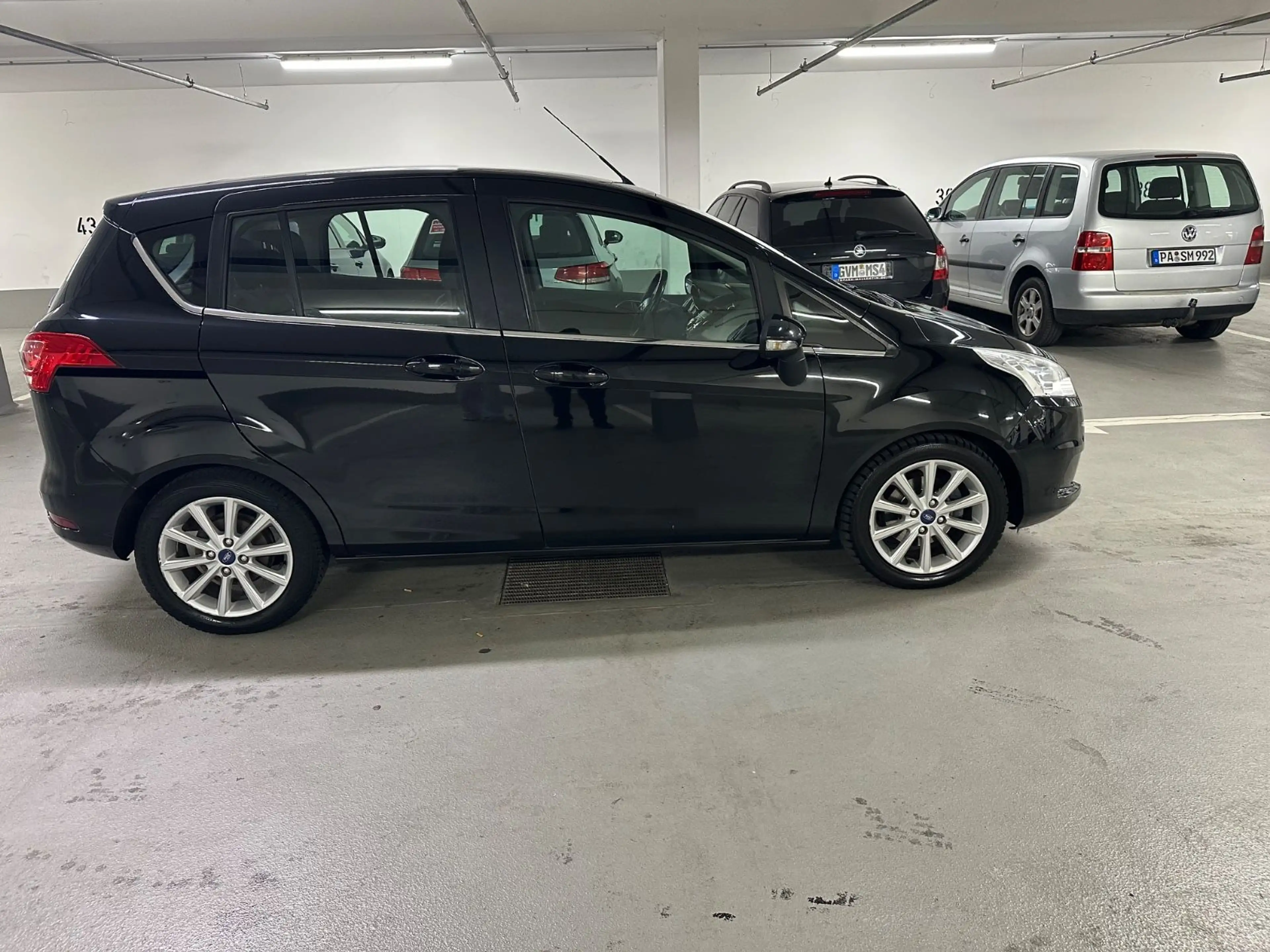 Ford B-Max B-MAX Titanium — photo 8