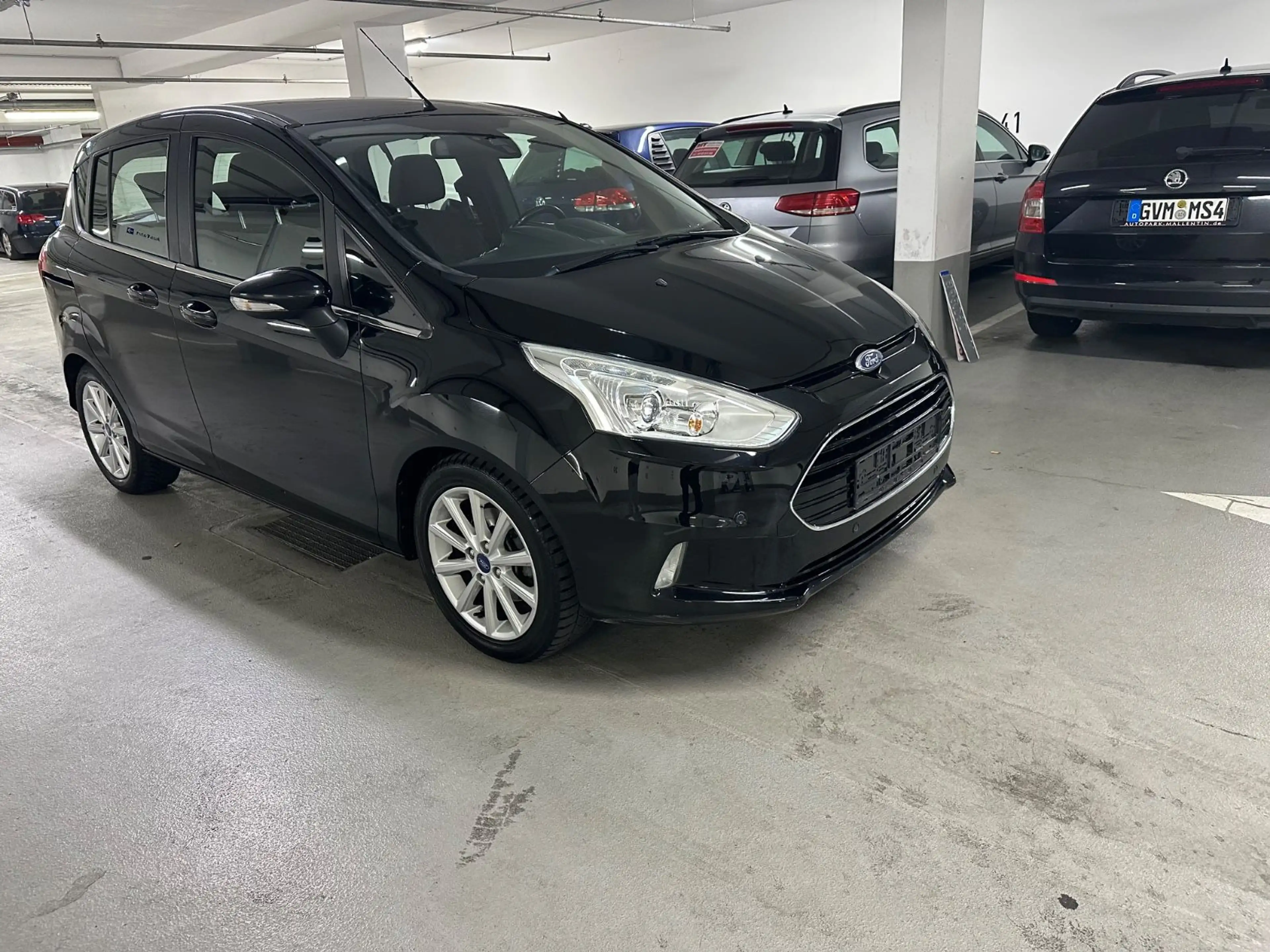 Ford B-Max B-MAX Titanium — photo 10