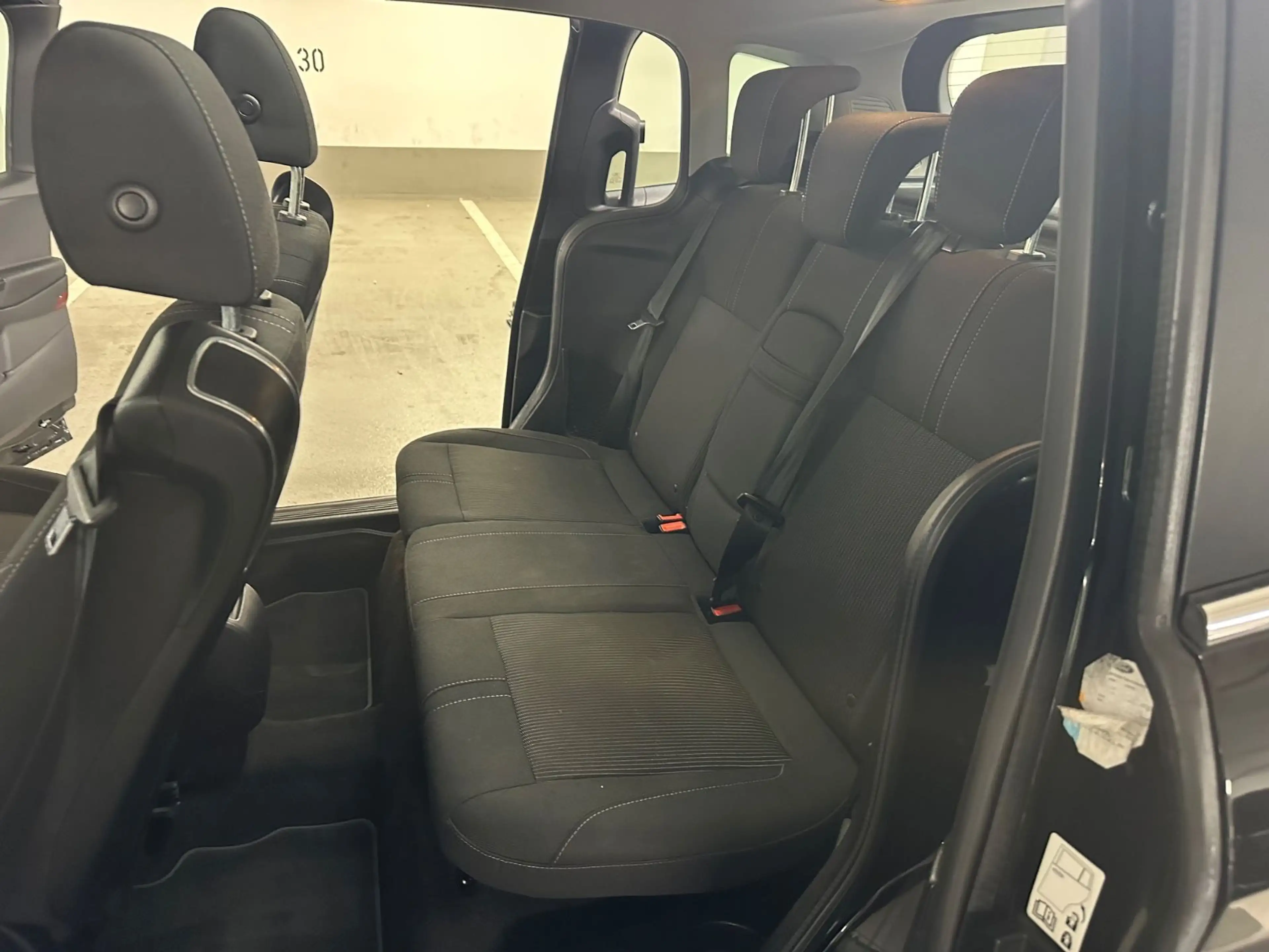 Ford B-Max B-MAX Titanium — photo 12