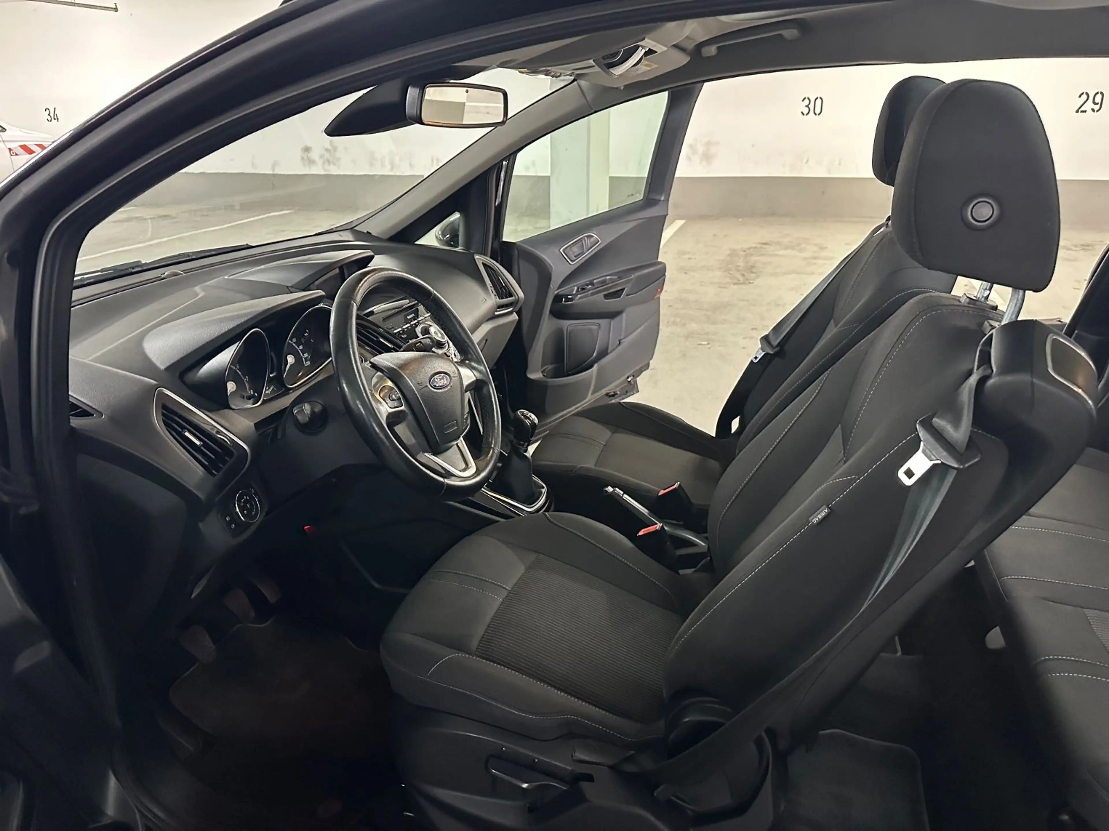 Ford B-Max B-MAX Titanium — photo 13