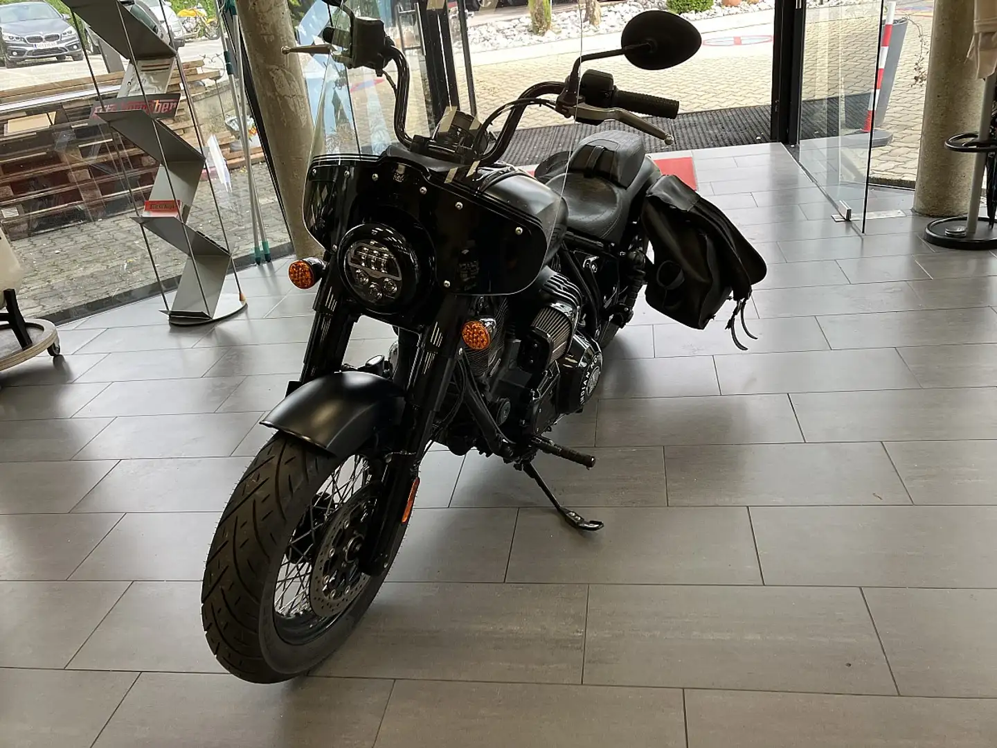 Indian Chief Chief Bobber Bark Horse - 2