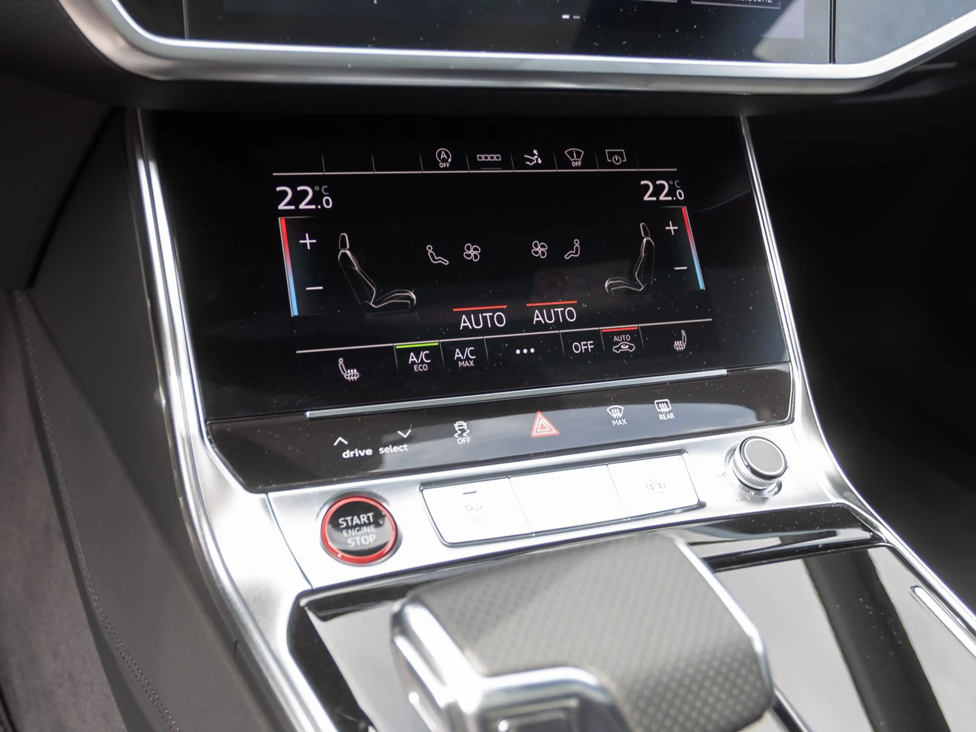 Audi RS7 RS7 Sportback Navi LED HuD Luftfederung Panorama — photo 17