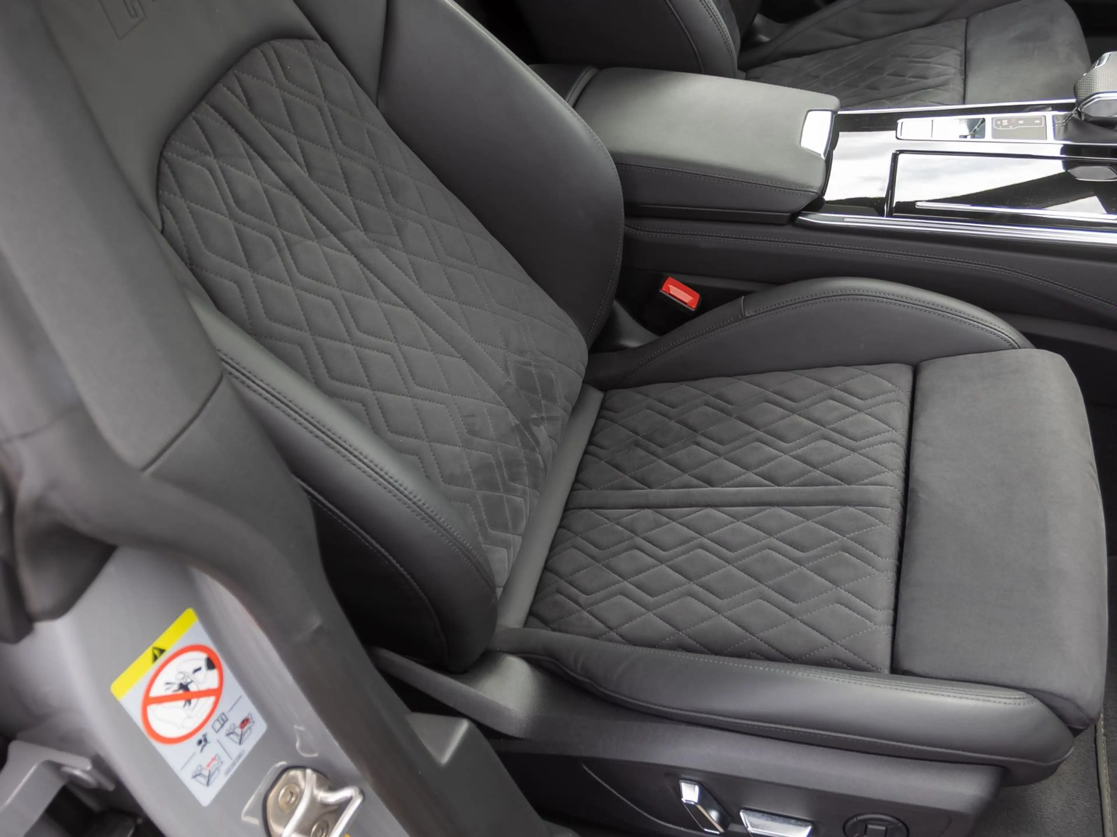 Audi RS7 RS7 Sportback Navi LED HuD Luftfederung Panorama — photo 26