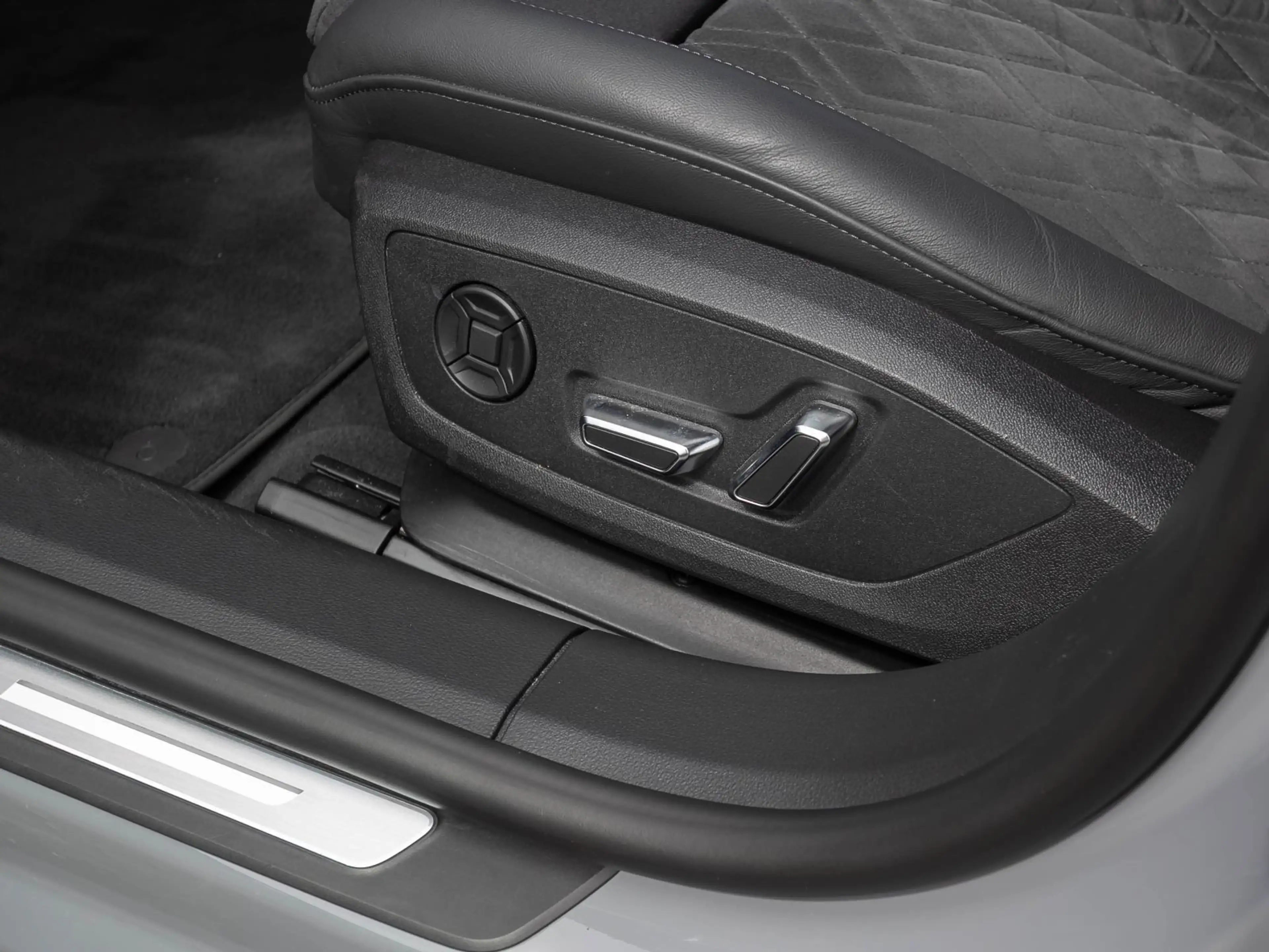 Audi RS7 RS7 Sportback Navi LED HuD Luftfederung Panorama — photo 20