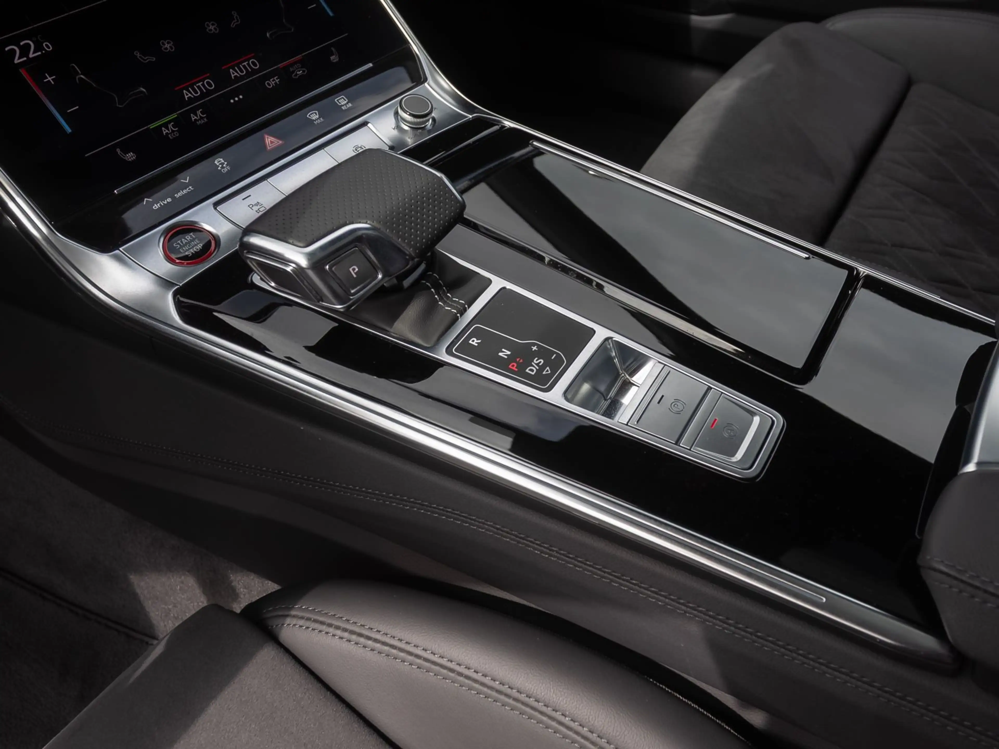 Audi RS7 RS7 Sportback Navi LED HuD Luftfederung Panorama — photo 16