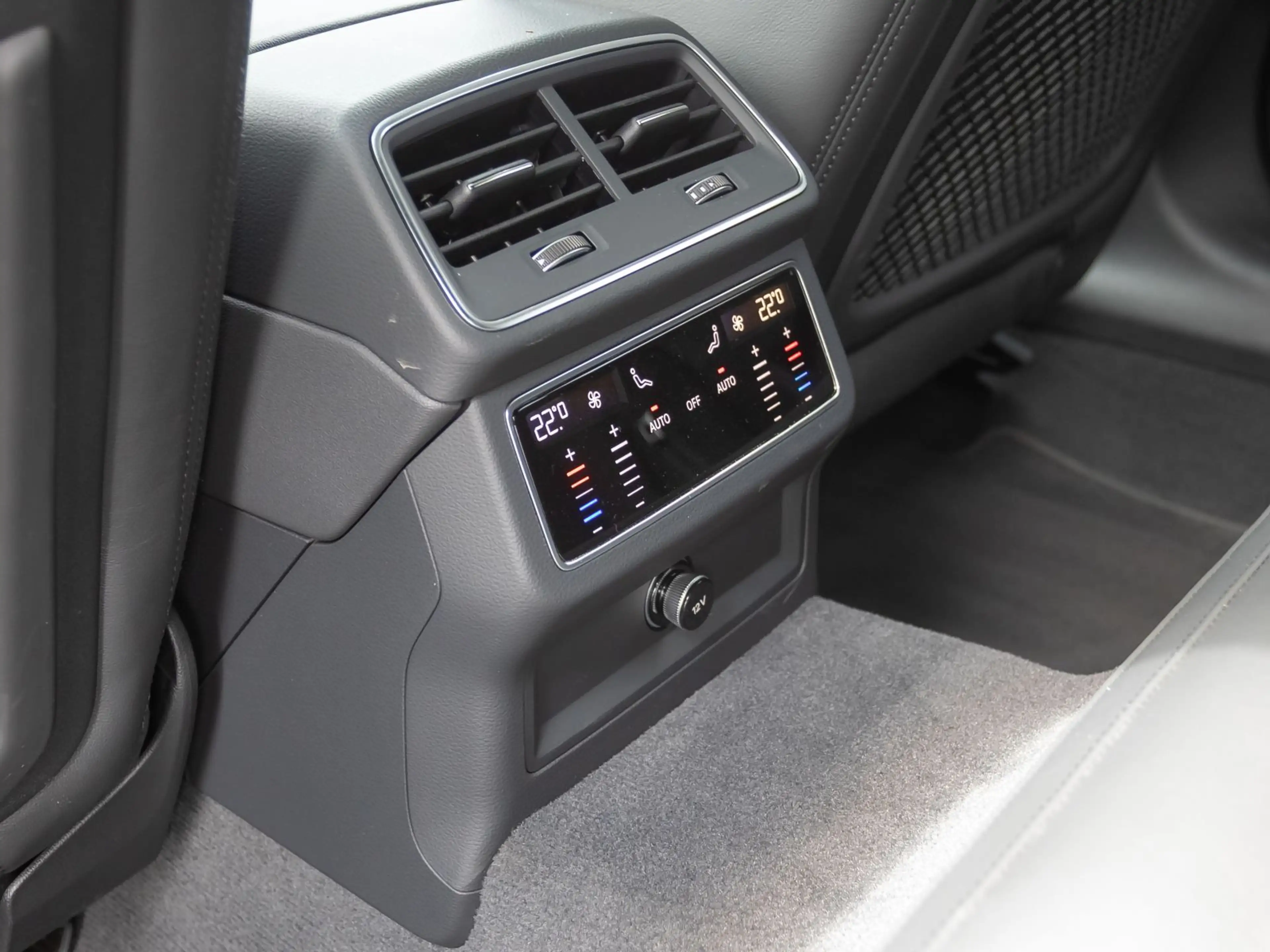 Audi RS7 RS7 Sportback Navi LED HuD Luftfederung Panorama — photo 22