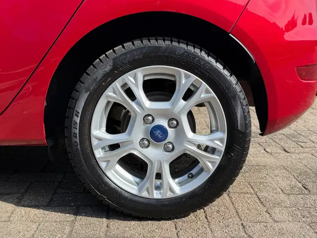 Ford Fiesta view 30