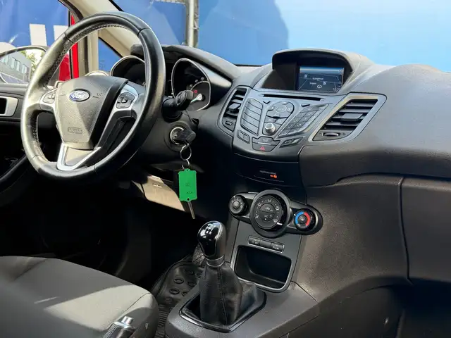 Ford Fiesta view 13
