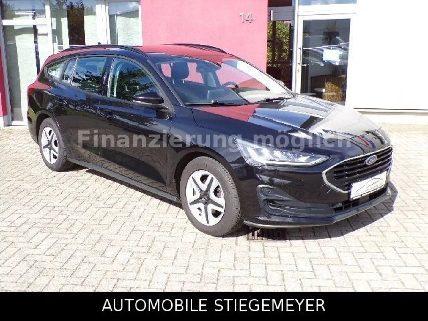 Ford Focus Turnier Cool & Connect Noir - 1
