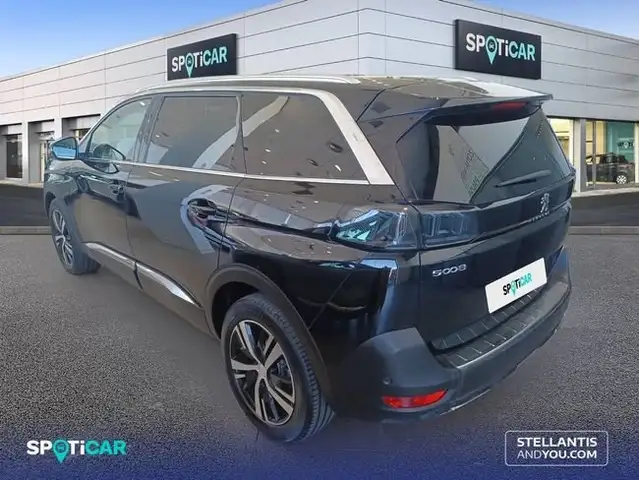 Peugeot 5008 view 5