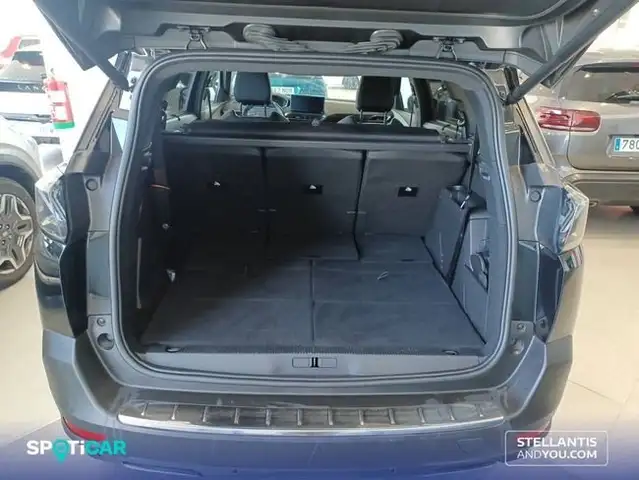 Peugeot 5008 view 6
