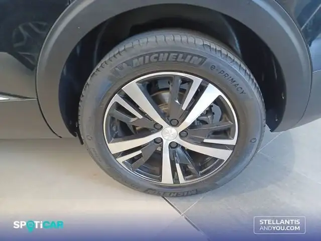 Peugeot 5008 view 11
