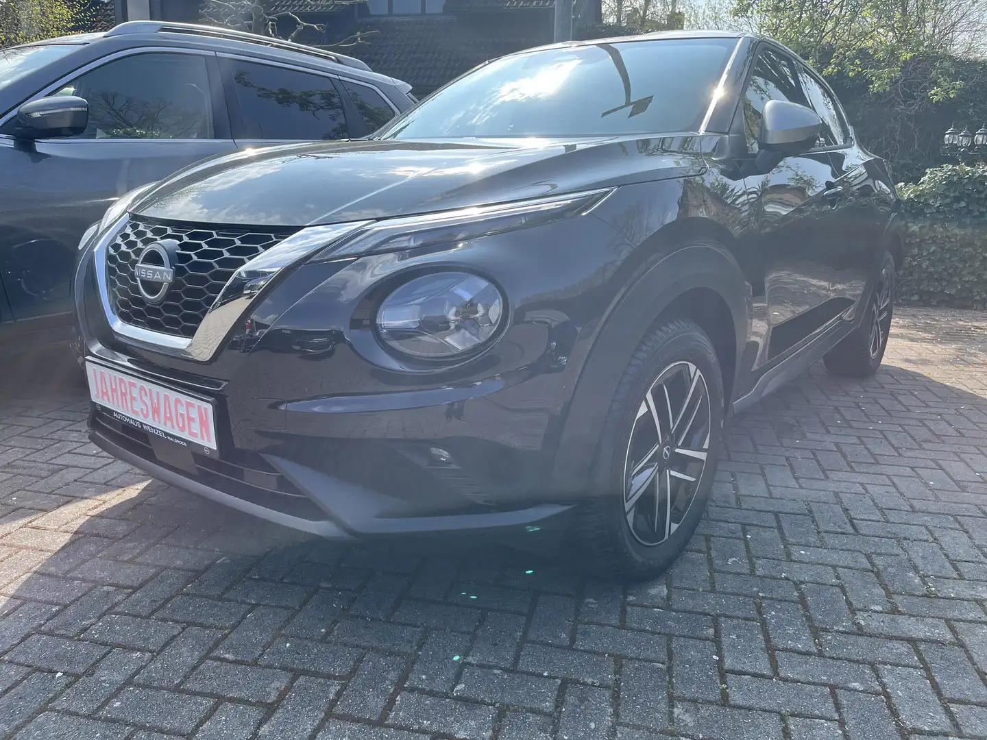 Nissan Juke 1.0 DIG-T N-Connecta, Navi, Winterp. Noir - 1
