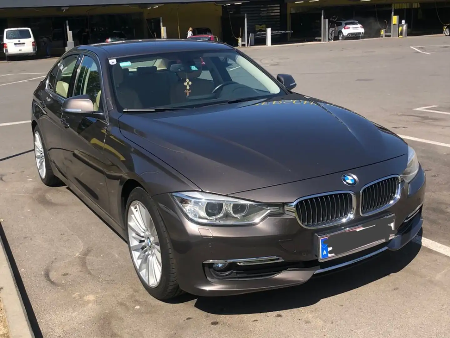 BMW 318 318d F30 Luxury Line Braun - 1